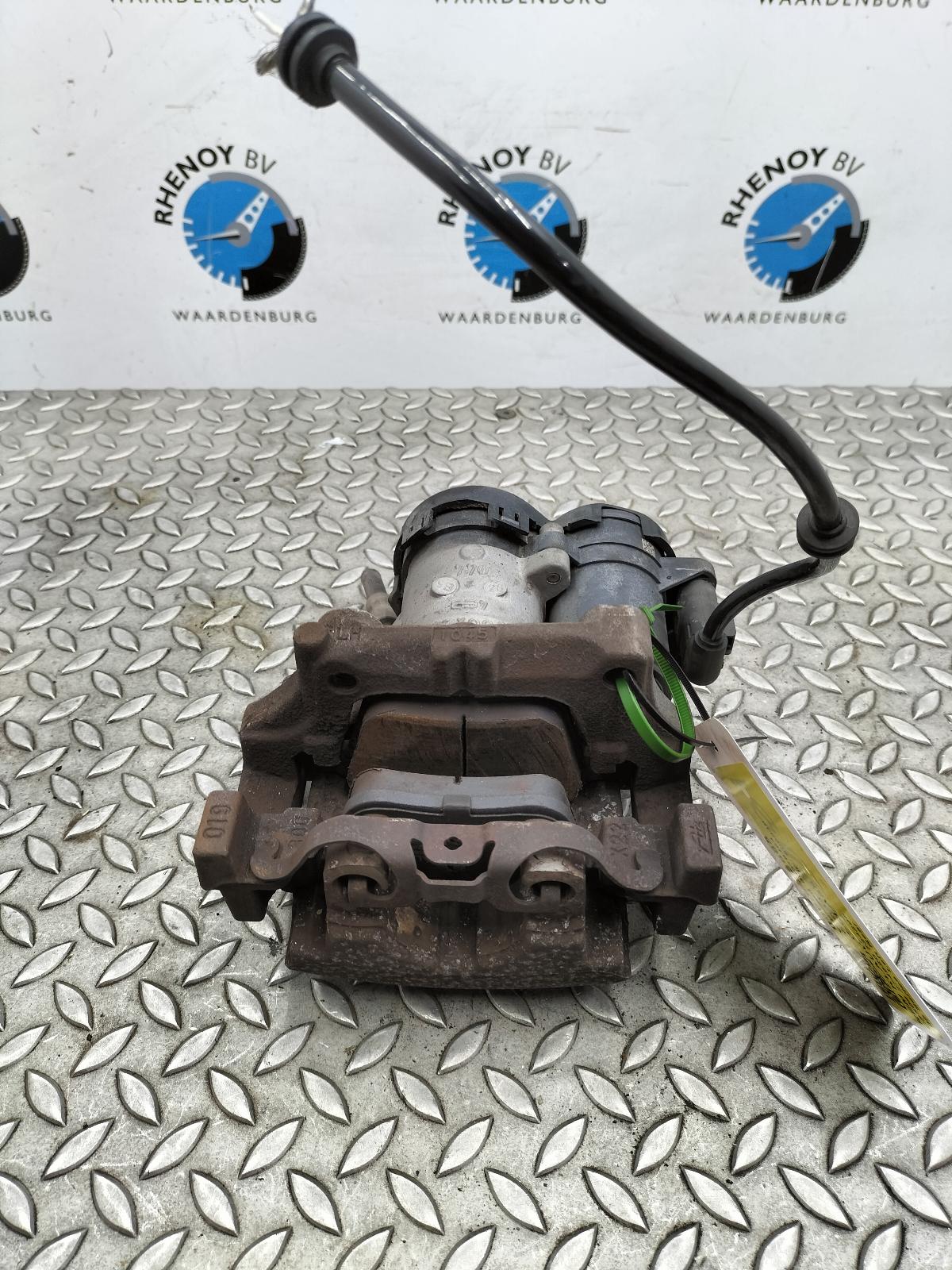 View Auto part Caliper MERCEDES C CLASS 2015