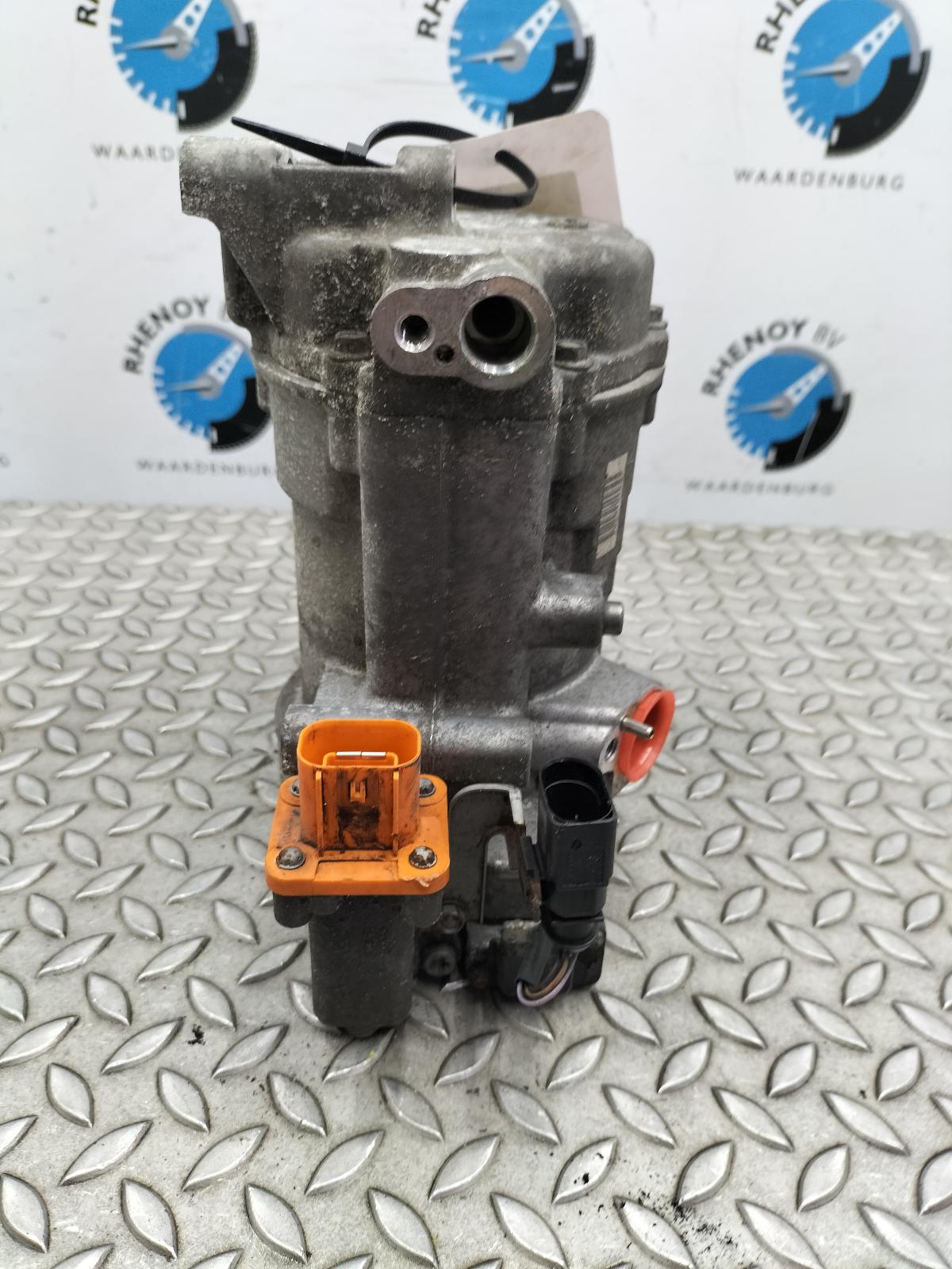 Bekijk Auto-onderdeel AIRCO COMPRESSOR / AIRCOPOMP VOLKSWAGEN JETTA 2013
