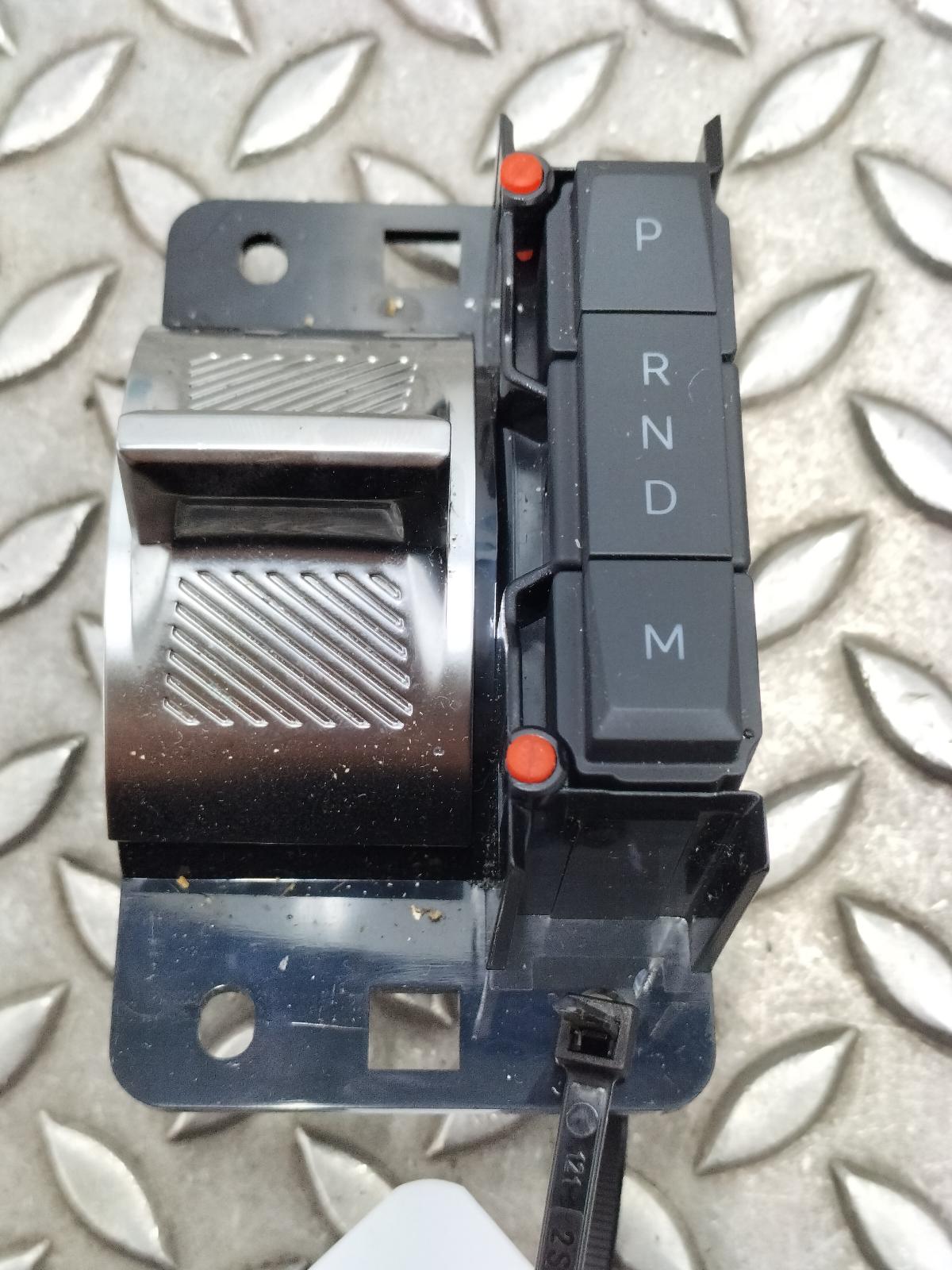 Bekijk Auto-onderdeel VERSNELLINGSPOOK PEUGEOT 208 2025