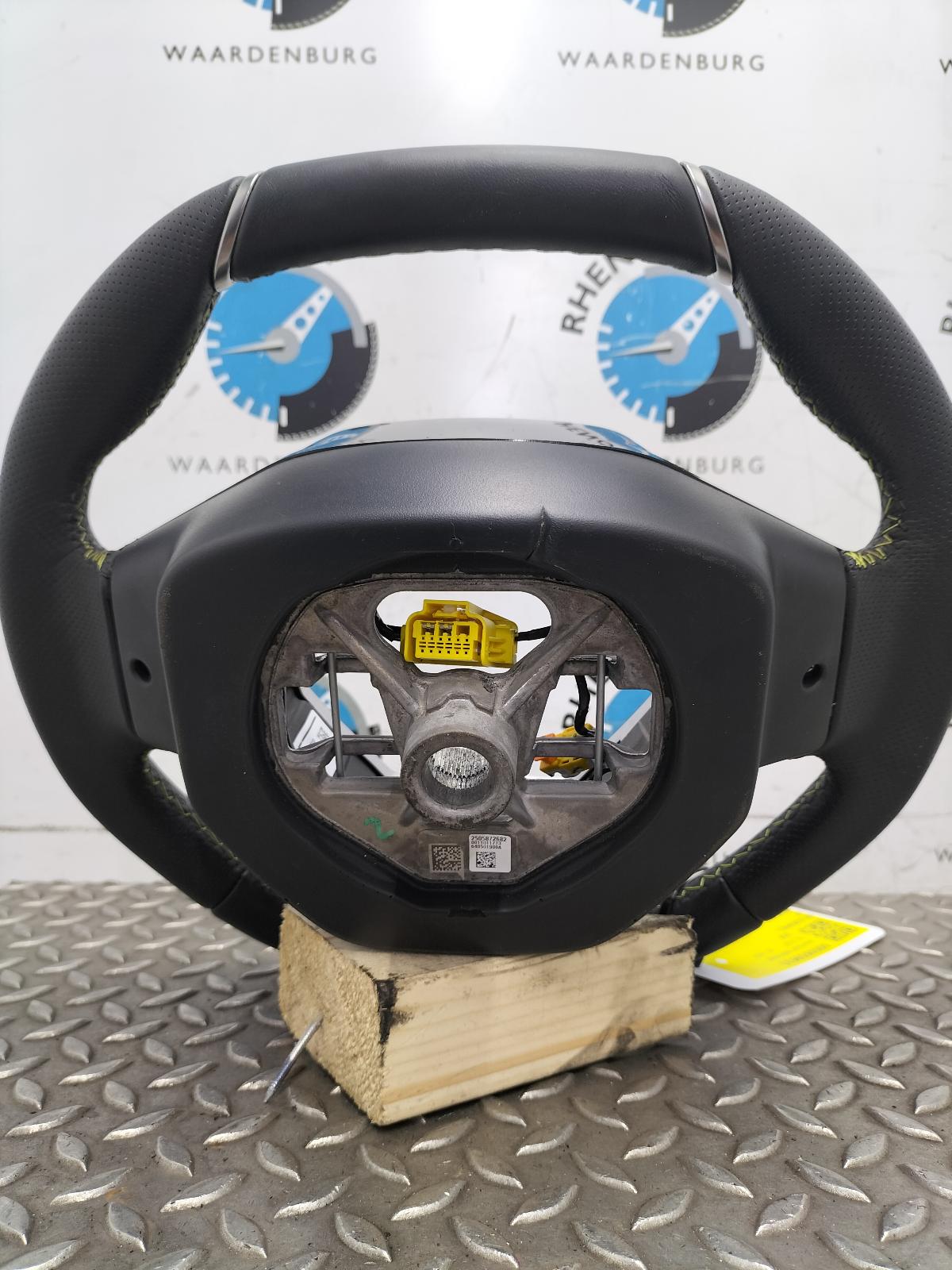 View Auto part STUURWIEL PEUGEOT 208 2025