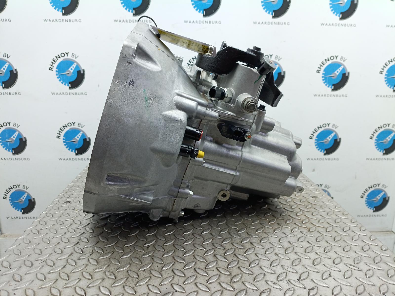 View Auto part TRANSMISSIE / VERSNELLINGSBAK FORD TRANSIT COURIER 2024