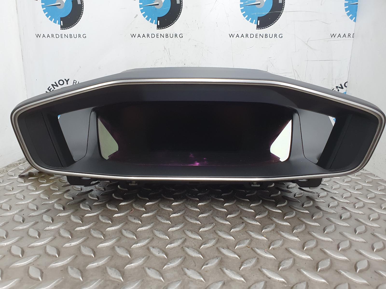 Bekijk Auto-onderdeel KLOKKENPANEEL PEUGEOT 208 2025