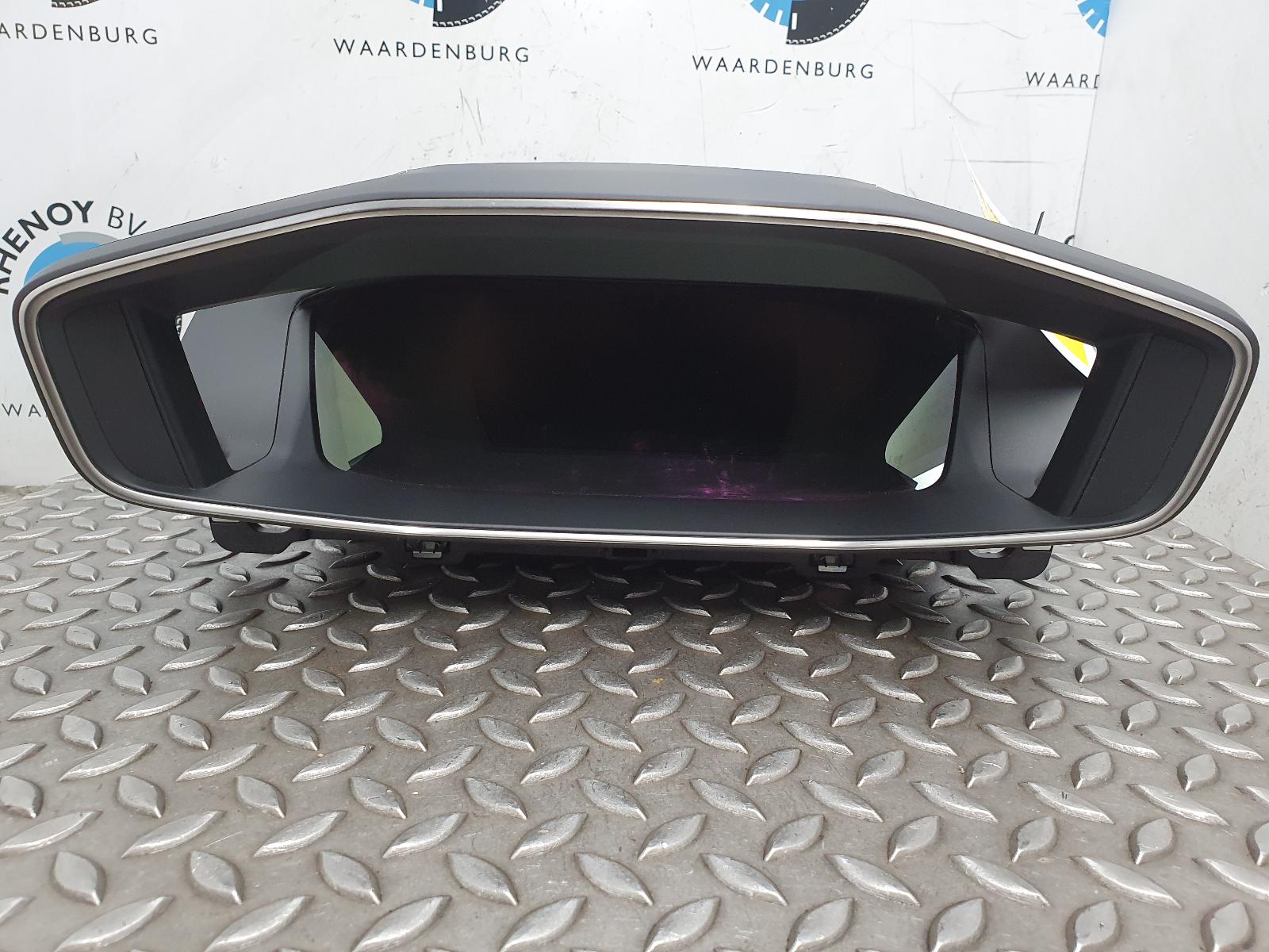Bekijk Auto-onderdeel KLOKKENPANEEL PEUGEOT 208 2025