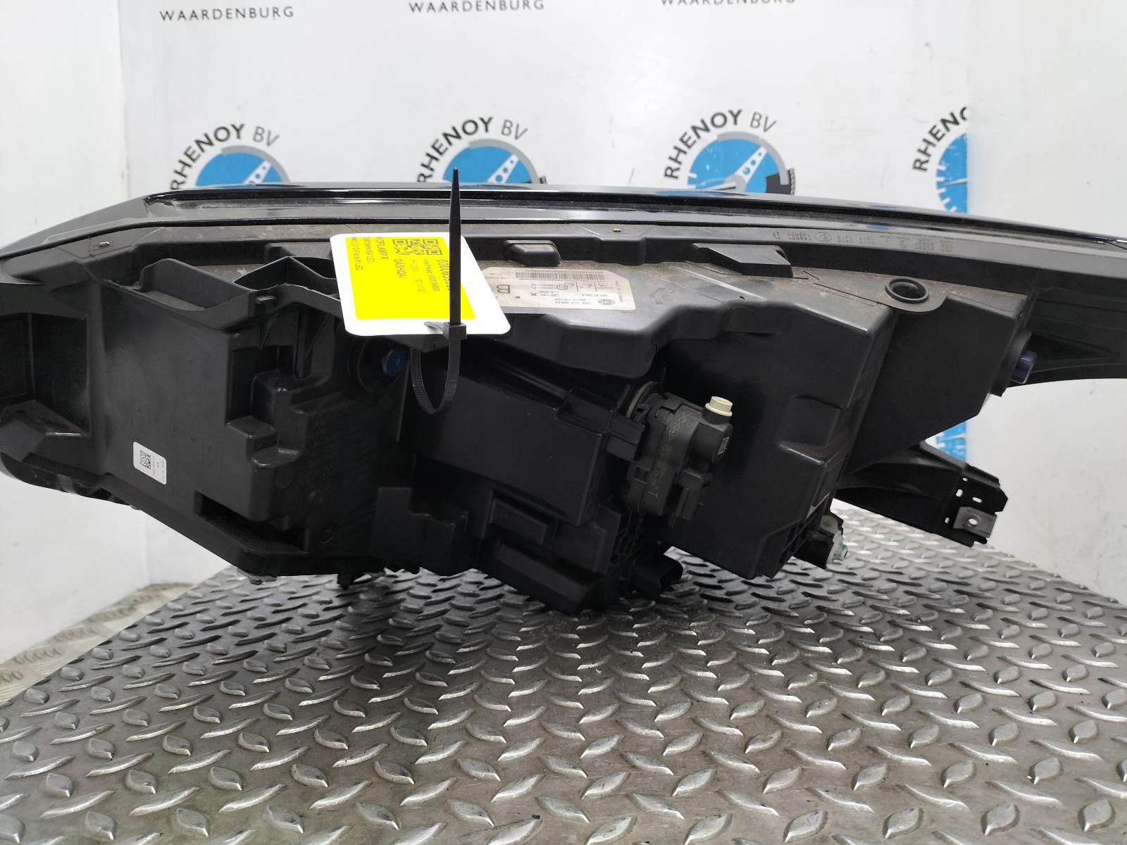 View Auto part KOPLAMP R NISSAN QASHQAI 2024