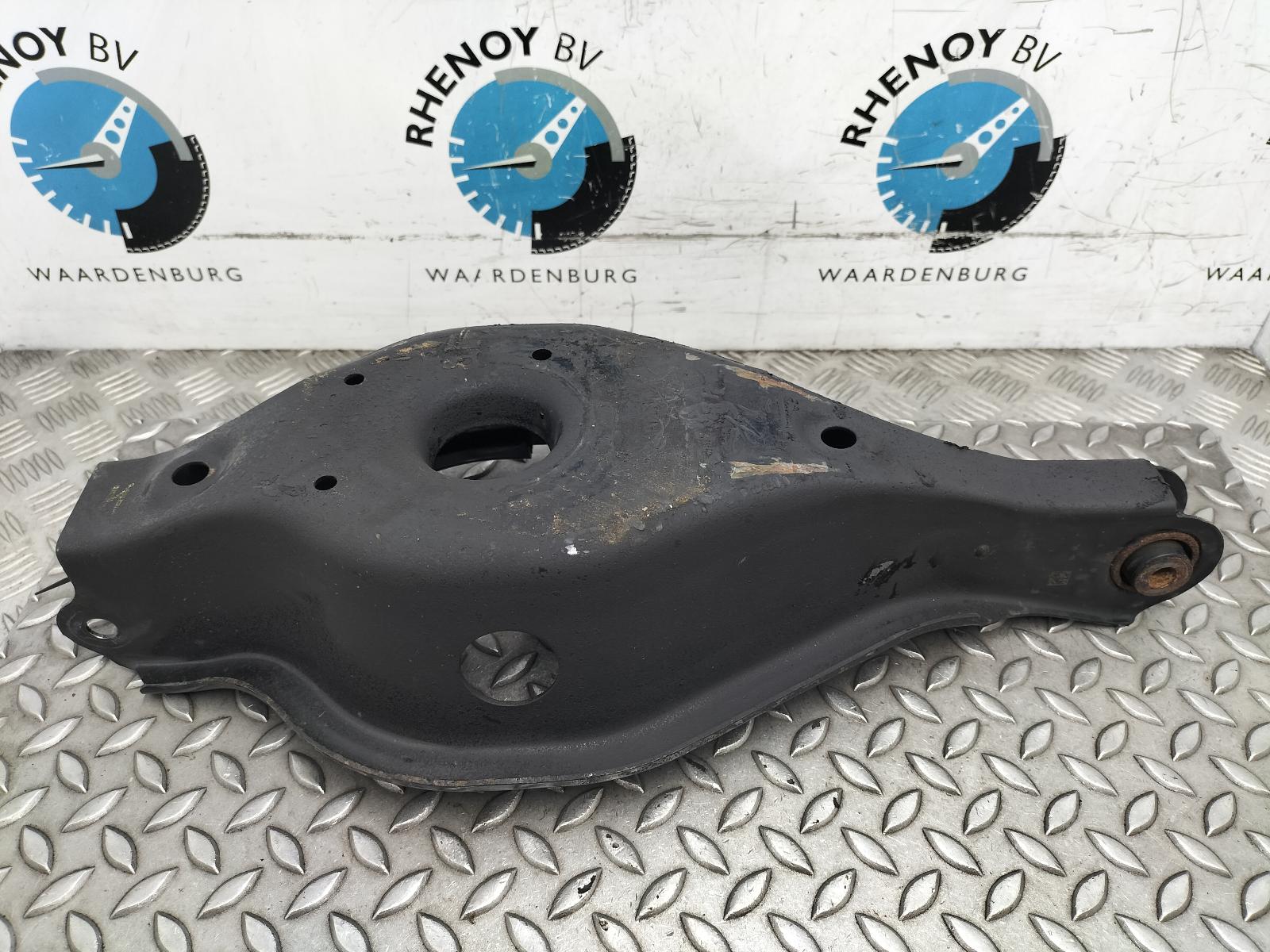 View Auto part DRAAGARM ONDER LA NISSAN QASHQAI 2024