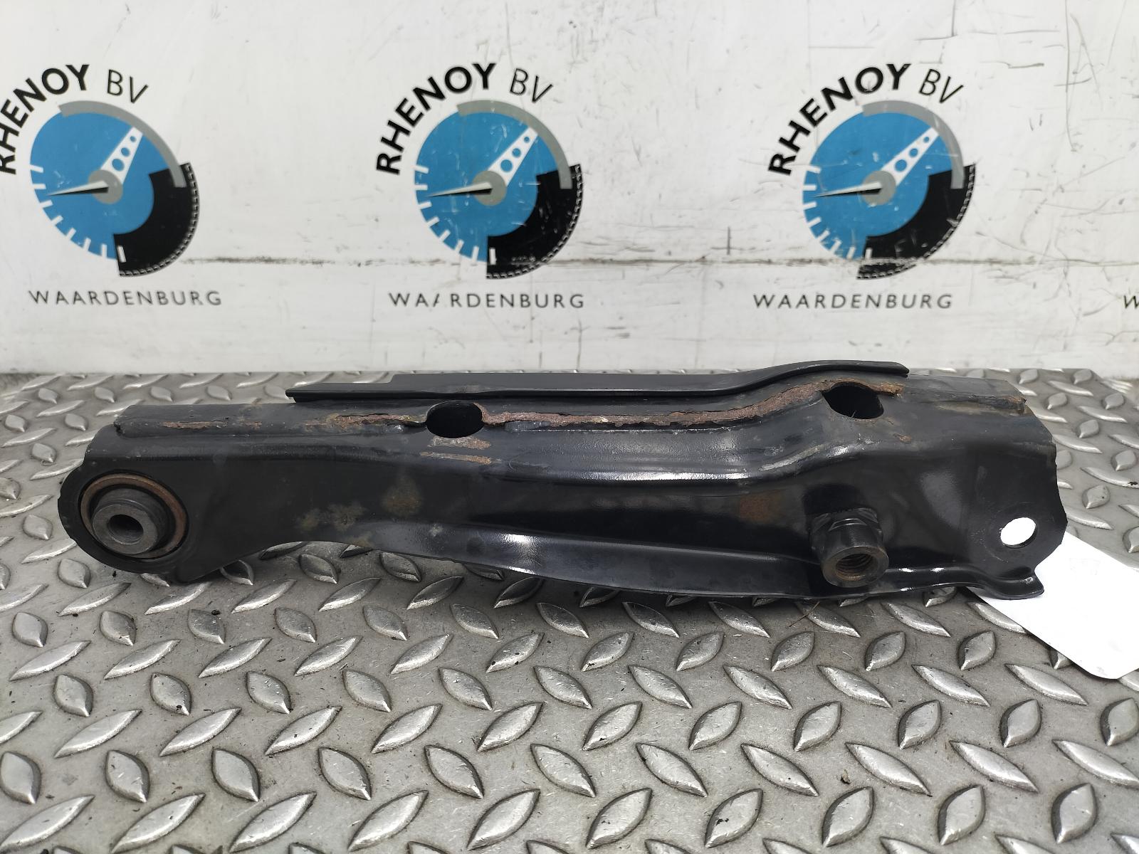 View Auto part DRAAGARM ONDER LA NISSAN QASHQAI 2024