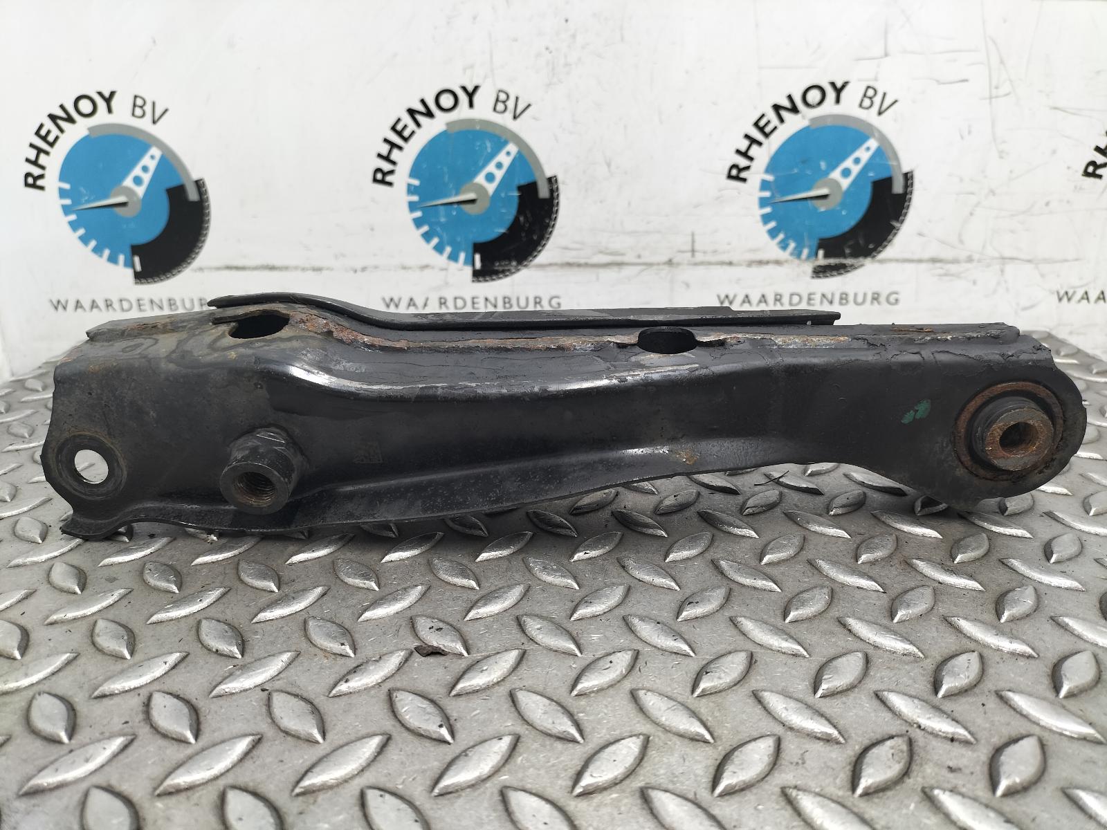 View Auto part DRAAGARM ONDER RA NISSAN QASHQAI 2024