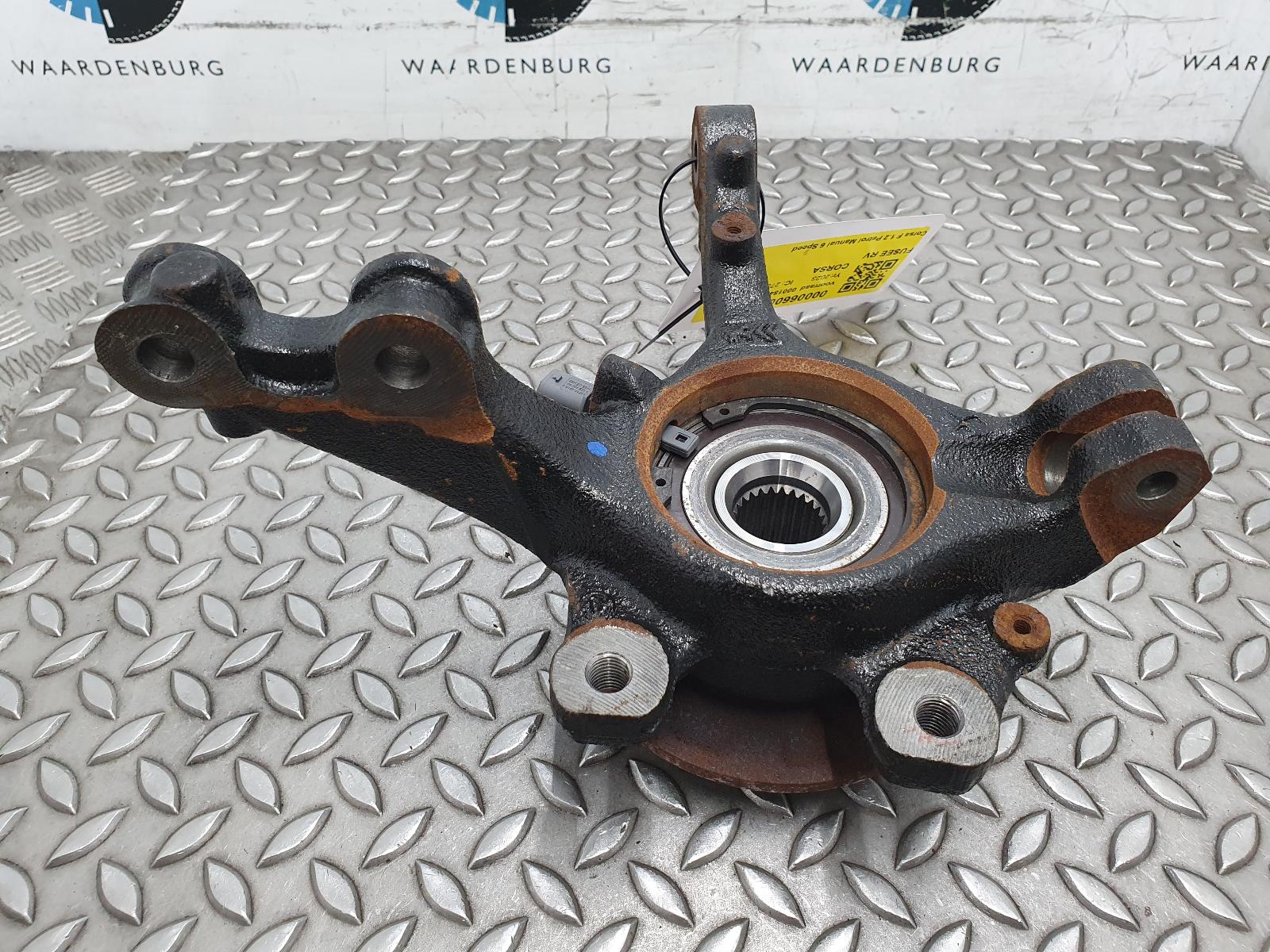 Bekijk Auto-onderdeel FUSEE RV OPEL / VAUXHALL CORSA 2023