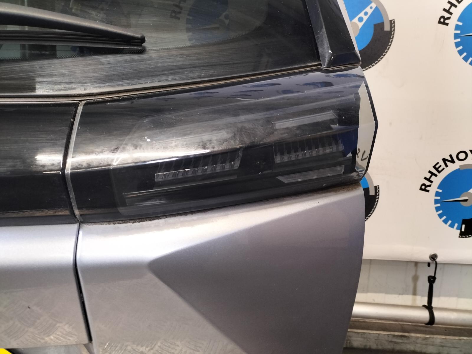 Bekijk Auto-onderdeel ACHTERLICHT R PEUGEOT 2008 2023