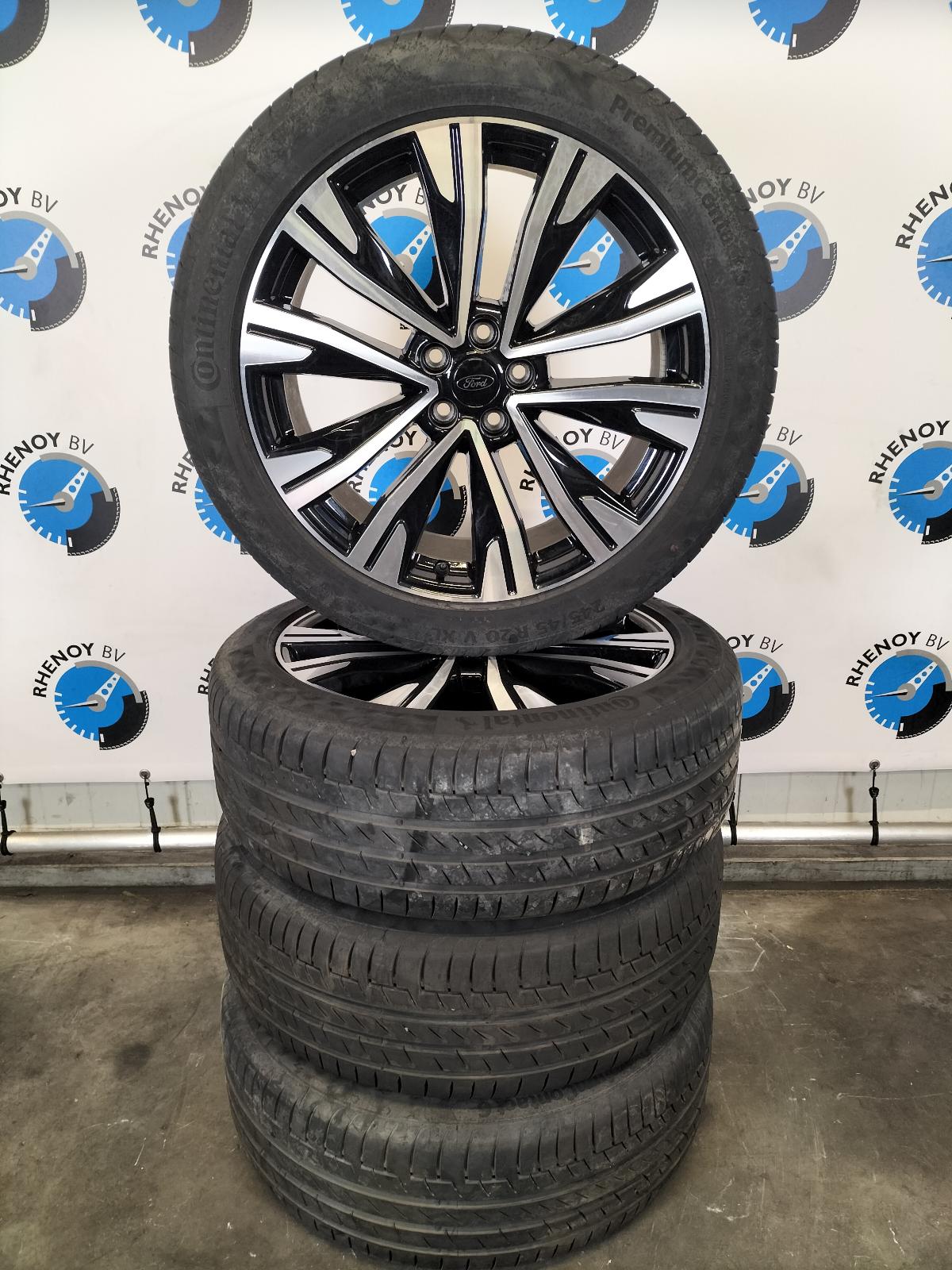 Bekijk Auto-onderdeel VELGEN SET FORD KUGA 2024