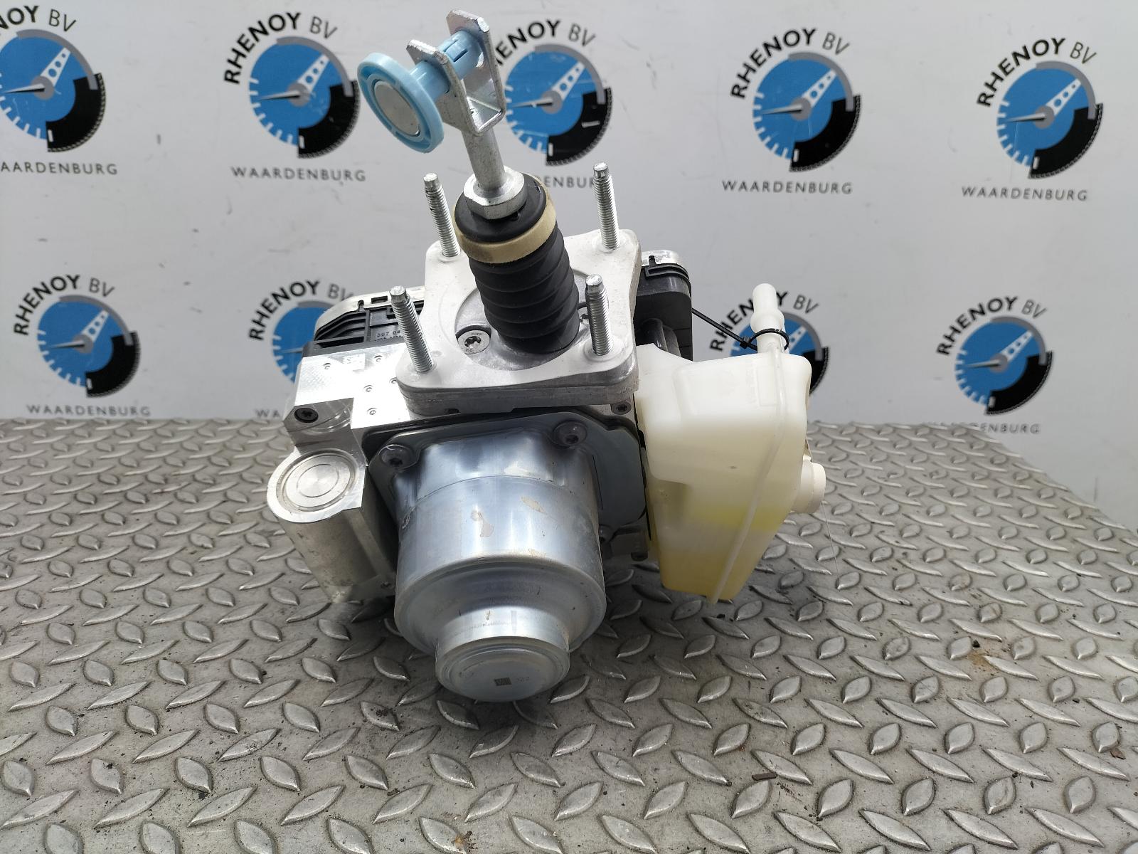 2024 FORD KUGA REM BEKRACHTIGER View Auto part REM BEKRACHTIGER FORD KUGA 2024