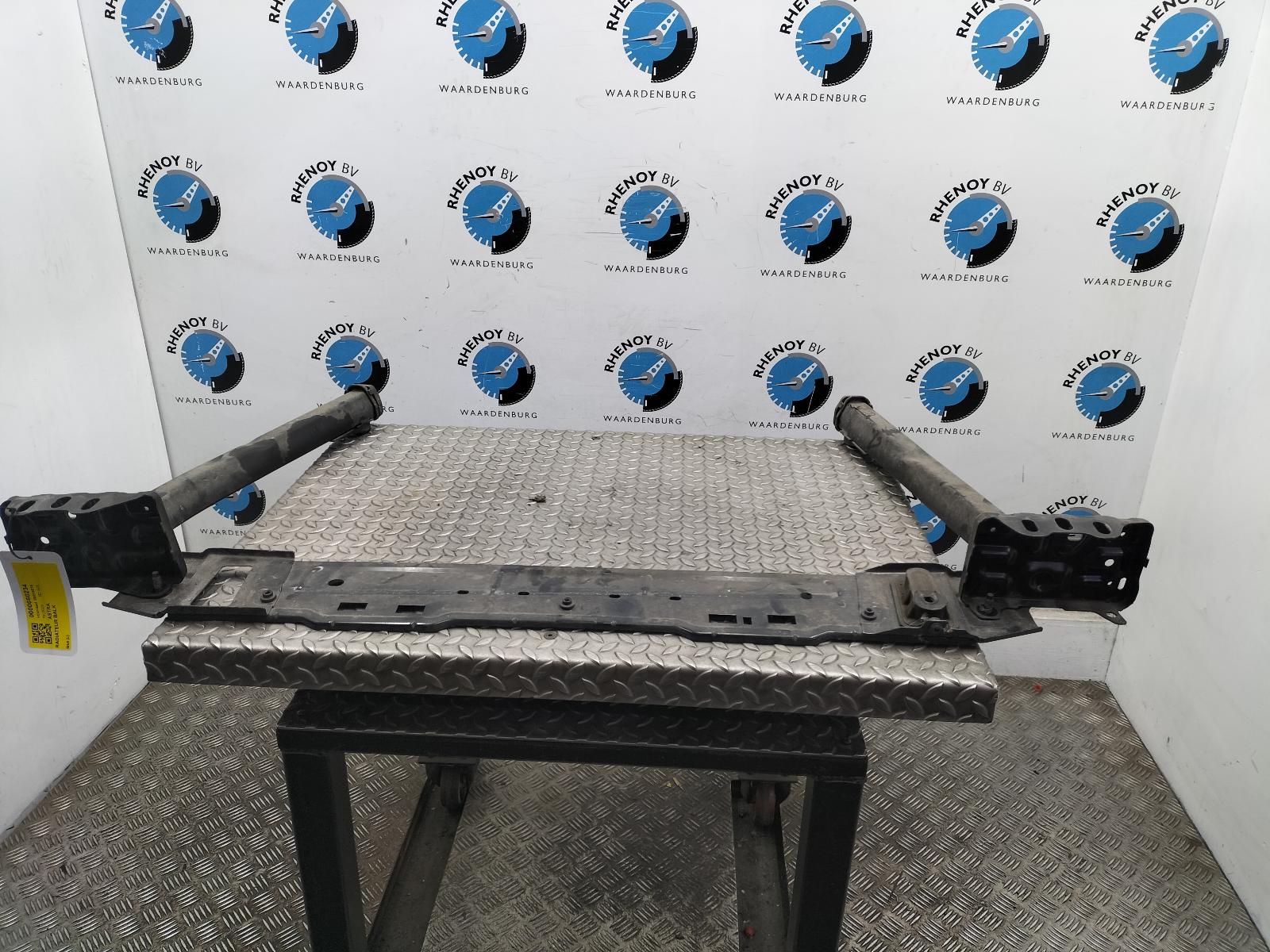 Bekijk Auto-onderdeel RADIATEUR BALK OPEL / VAUXHALL ASTRA 2023