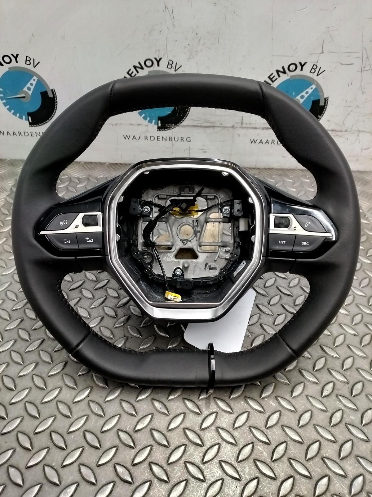 Bekijk Auto-onderdeel STUURWIEL PEUGEOT 2008 2023