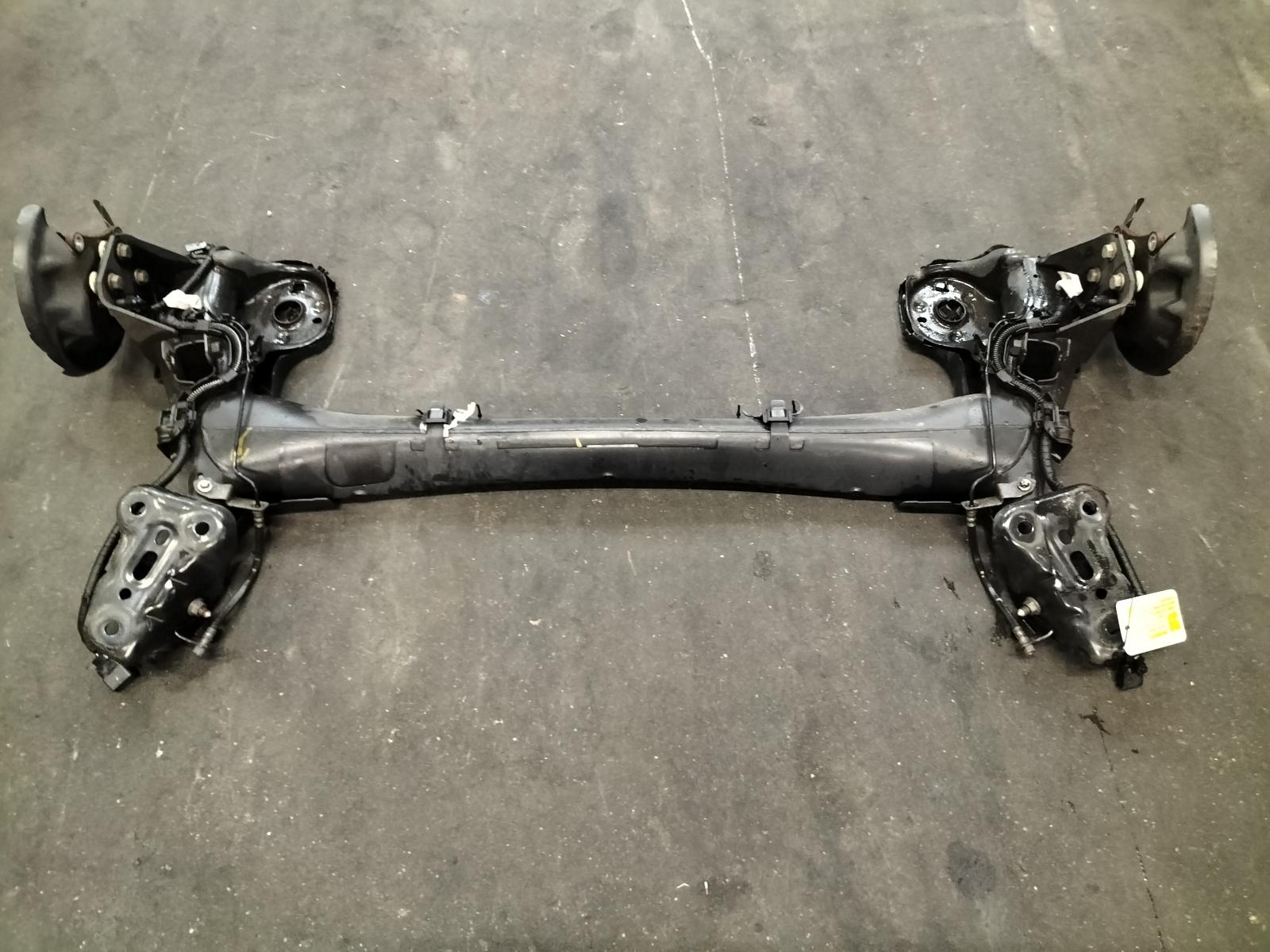 Bekijk Auto-onderdeel STARRE ACHTER AS PEUGEOT 2008 2023
