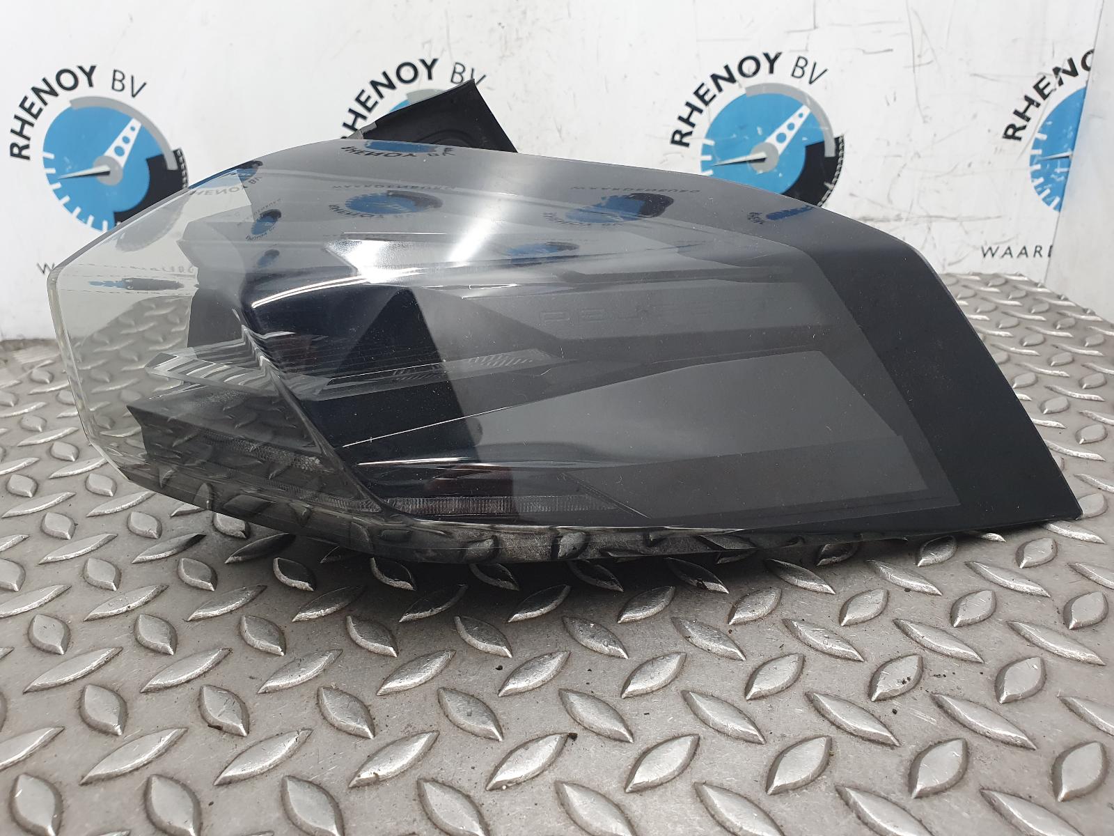 Bekijk Auto-onderdeel ACHTERLICHT R PEUGEOT 2008 2023