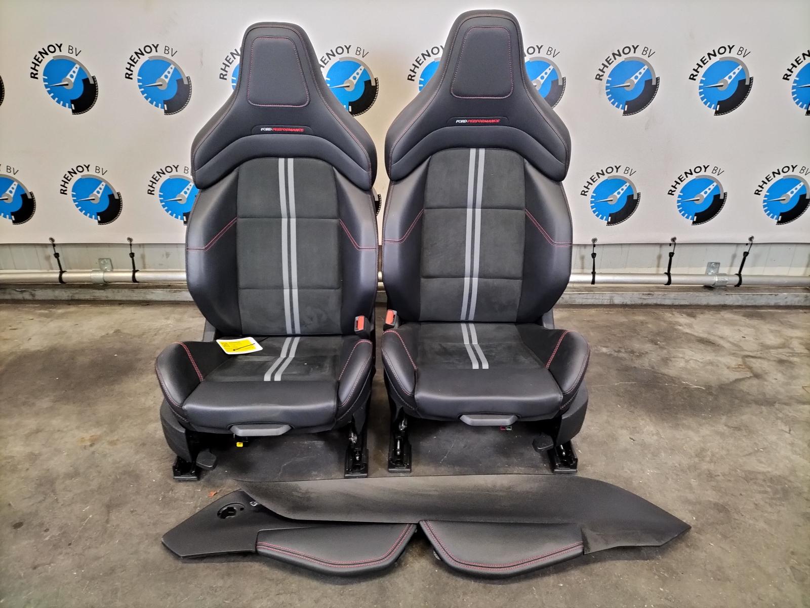 Bekijk Auto-onderdeel INTERIEUR COMPLEET FORD FOCUS 2023