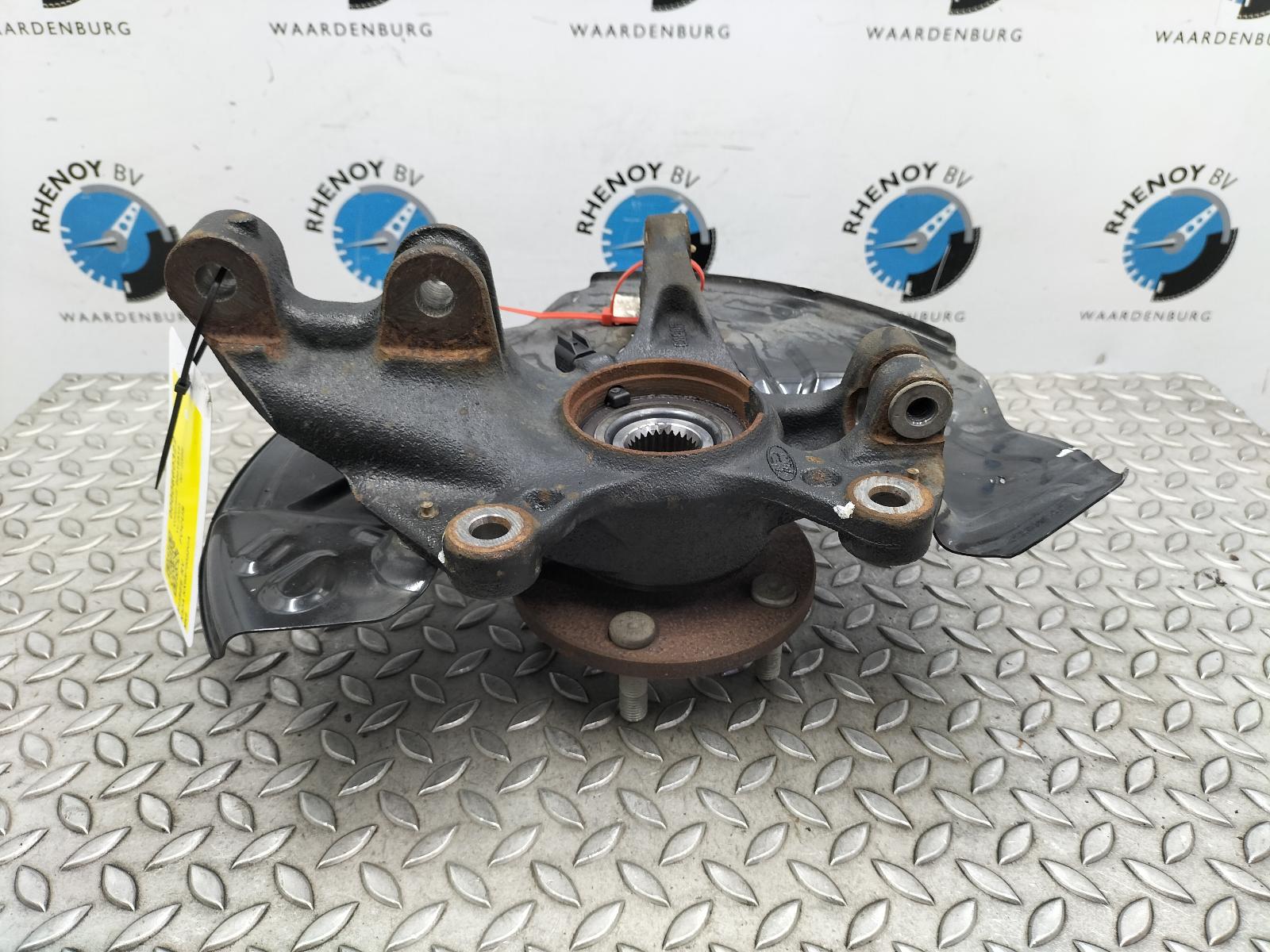 Bekijk Auto-onderdeel FUSEE RV FORD FOCUS 2023