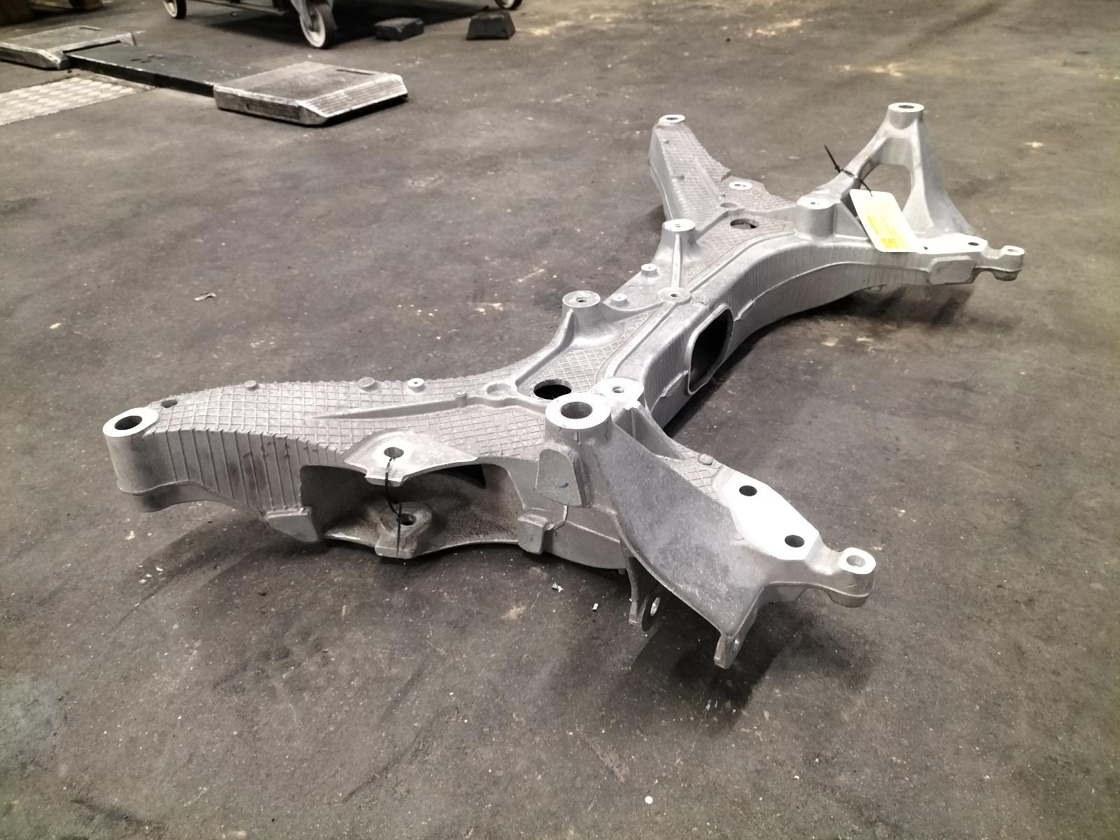 View Auto part SUBFRAME VOOR FORD MUSTANG SUV 2022