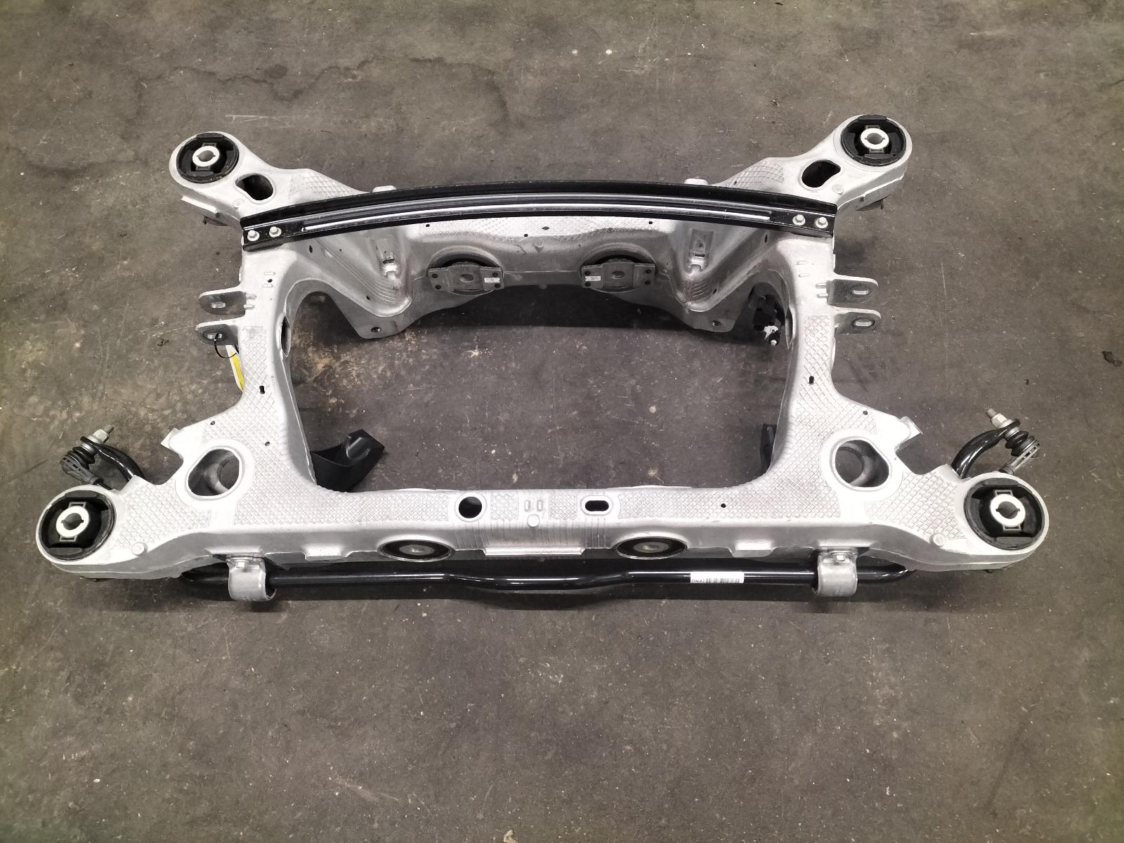 Bekijk Auto-onderdeel SUBFRAME ACHTER FORD MUSTANG SUV 2022
