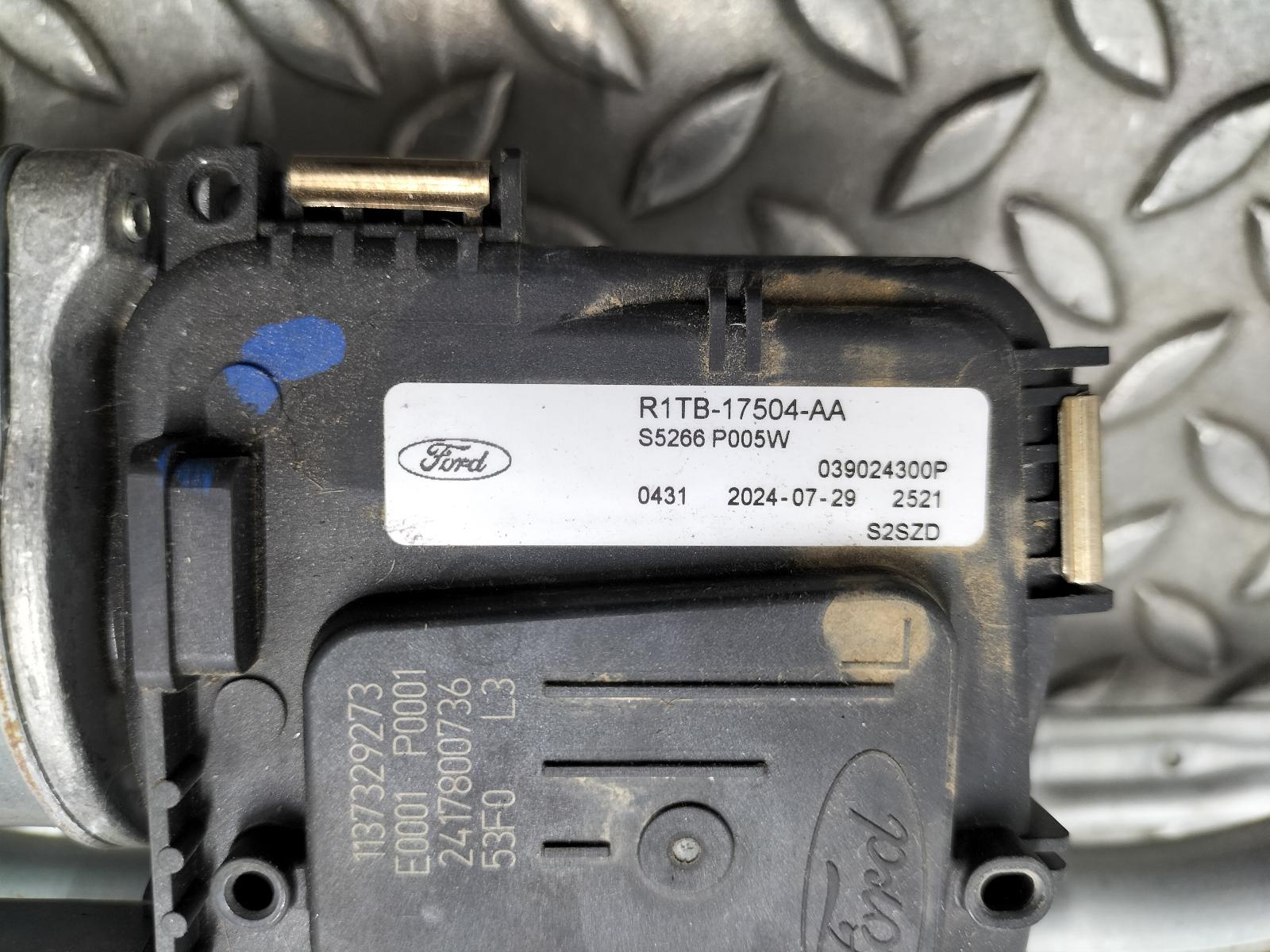 View Auto part RUITENWISSERMOTOR VOOR FORD PUMA 2024