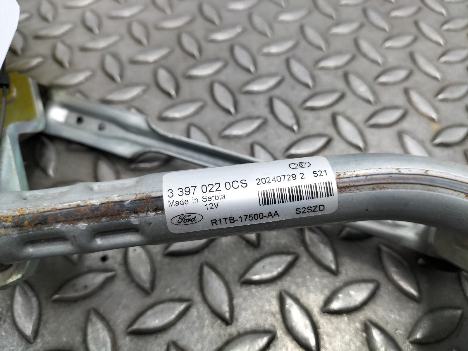 View Auto part RUITENWISSERMOTOR VOOR FORD PUMA 2024