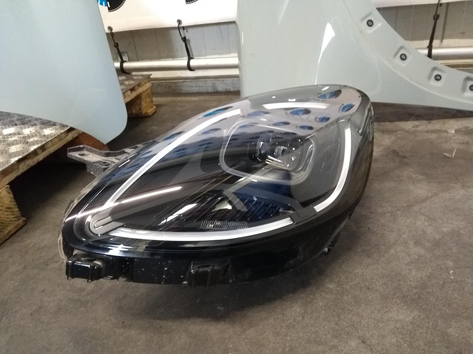 View Auto part VOORKOP COMPLEET FORD PUMA 2024