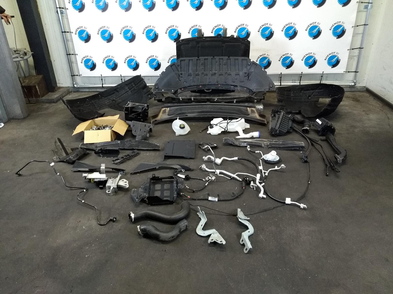 View Auto part VOORKOP COMPLEET FORD PUMA 2024