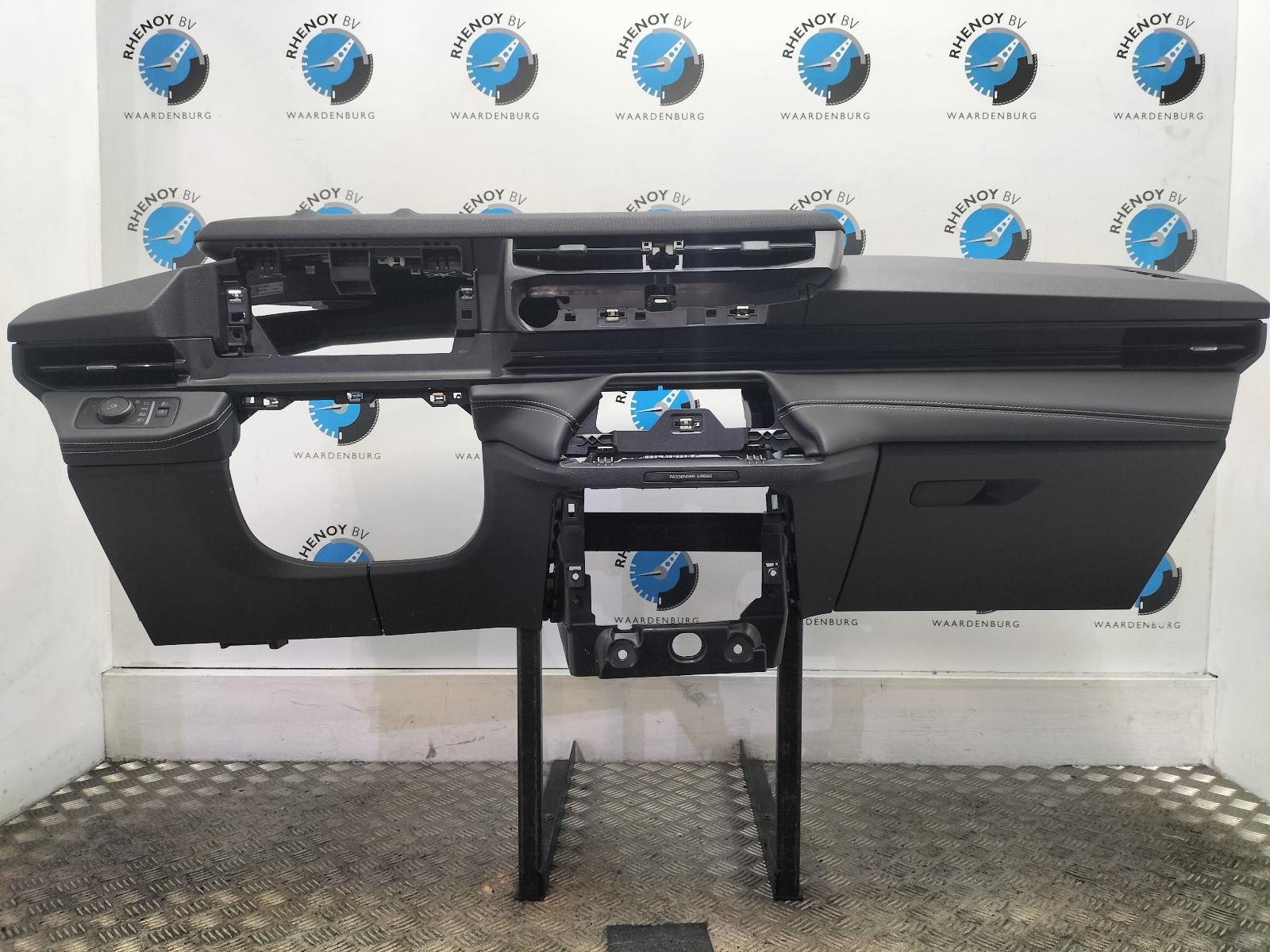 View Auto part DASHBOARD COMPLEET  FORD PUMA 2024