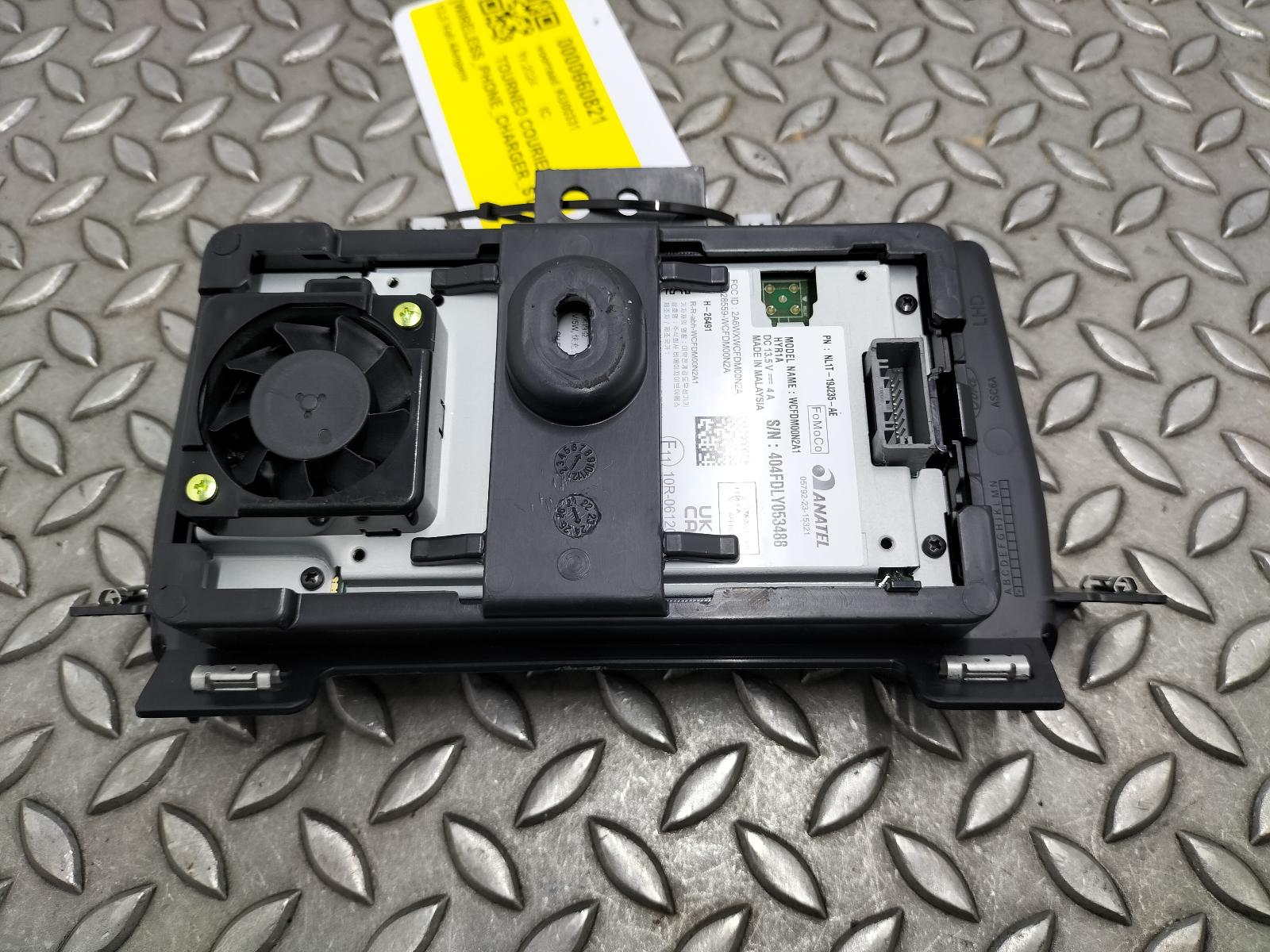 2024 FORD TOURNEO COURIER WIRELESS_PHONE_CHARGER_STATION View Auto part WIRELESS_PHONE_CHARGER_STATION FORD TOURNEO COURIER 2024