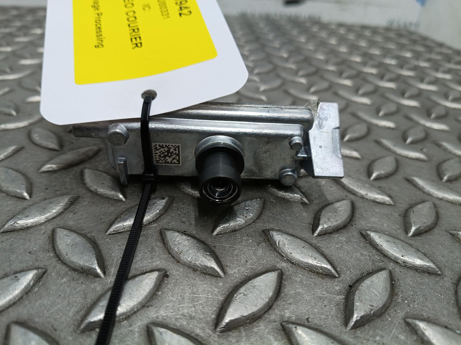 Bekijk Auto-onderdeel CAMERA FORD TOURNEO COURIER 2024