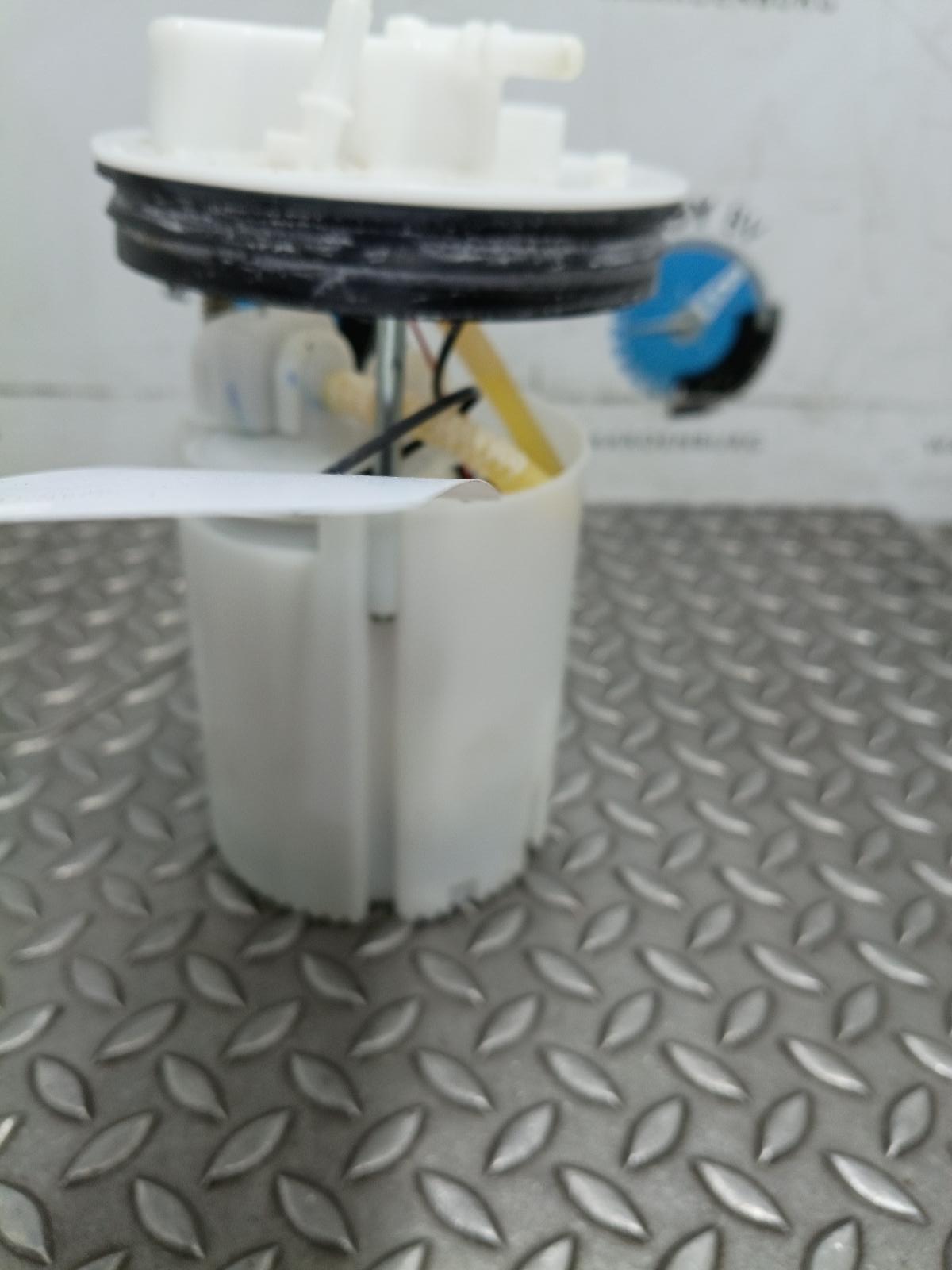 2024 FORD TOURNEO COURIER BRANDSTOF POMP (IN TANK) View Auto part BRANDSTOF POMP (IN TANK) FORD TOURNEO COURIER 2024
