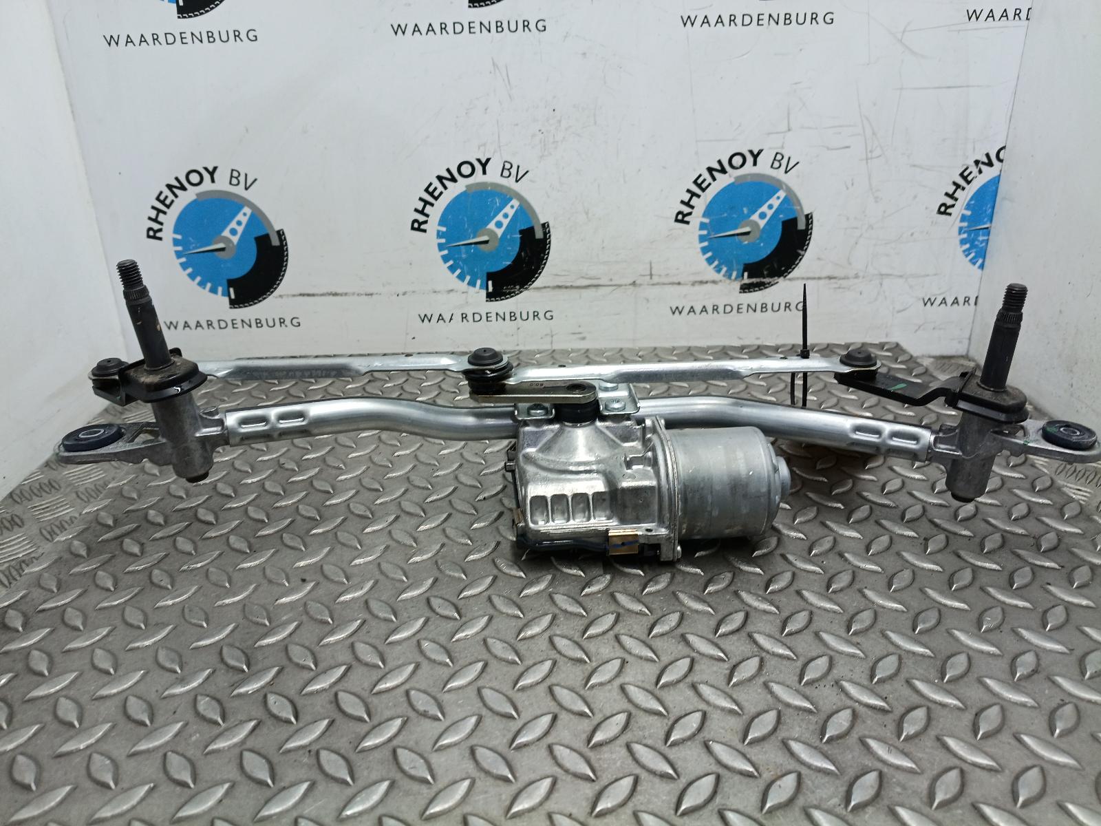 View Auto part RUITENWISSERMOTOR VOOR FORD TOURNEO COURIER 2024