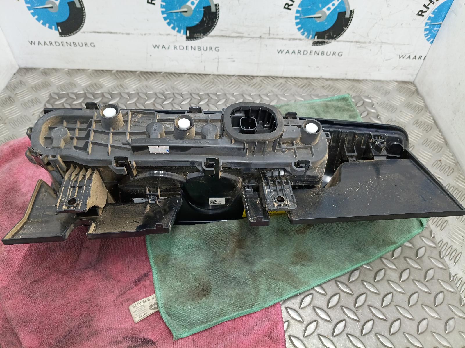 2024 FORD TOURNEO COURIER ACHTERLICHT R View Auto part ACHTERLICHT R FORD TOURNEO COURIER 2024