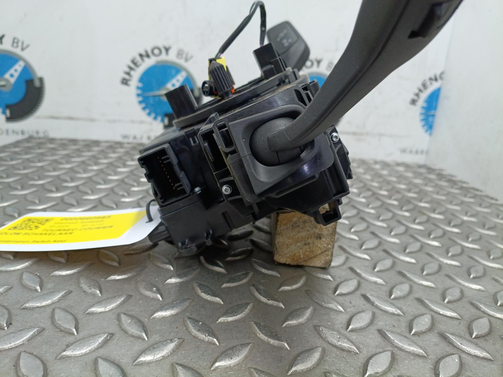 2024 FORD TOURNEO COURIER KOLOM SCHAKELAAR View Auto part KOLOM SCHAKELAAR FORD TOURNEO COURIER 2024