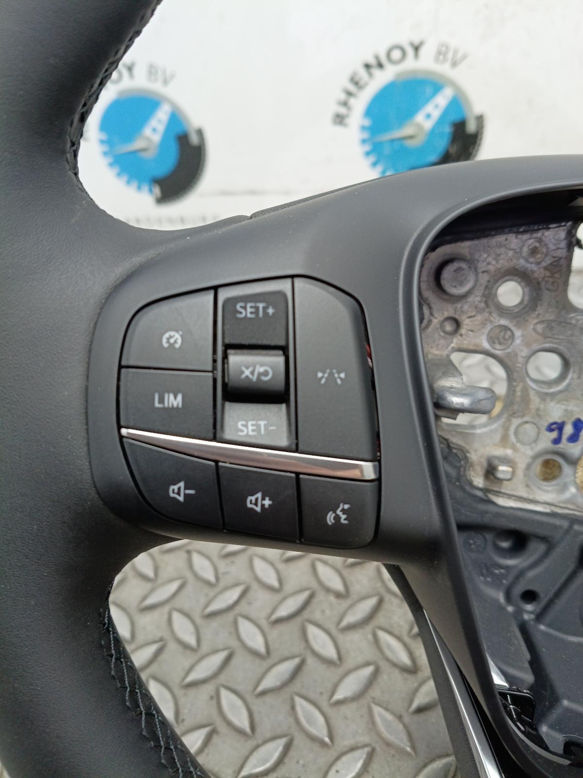 View Auto part STUURWIEL FORD TOURNEO COURIER 2024