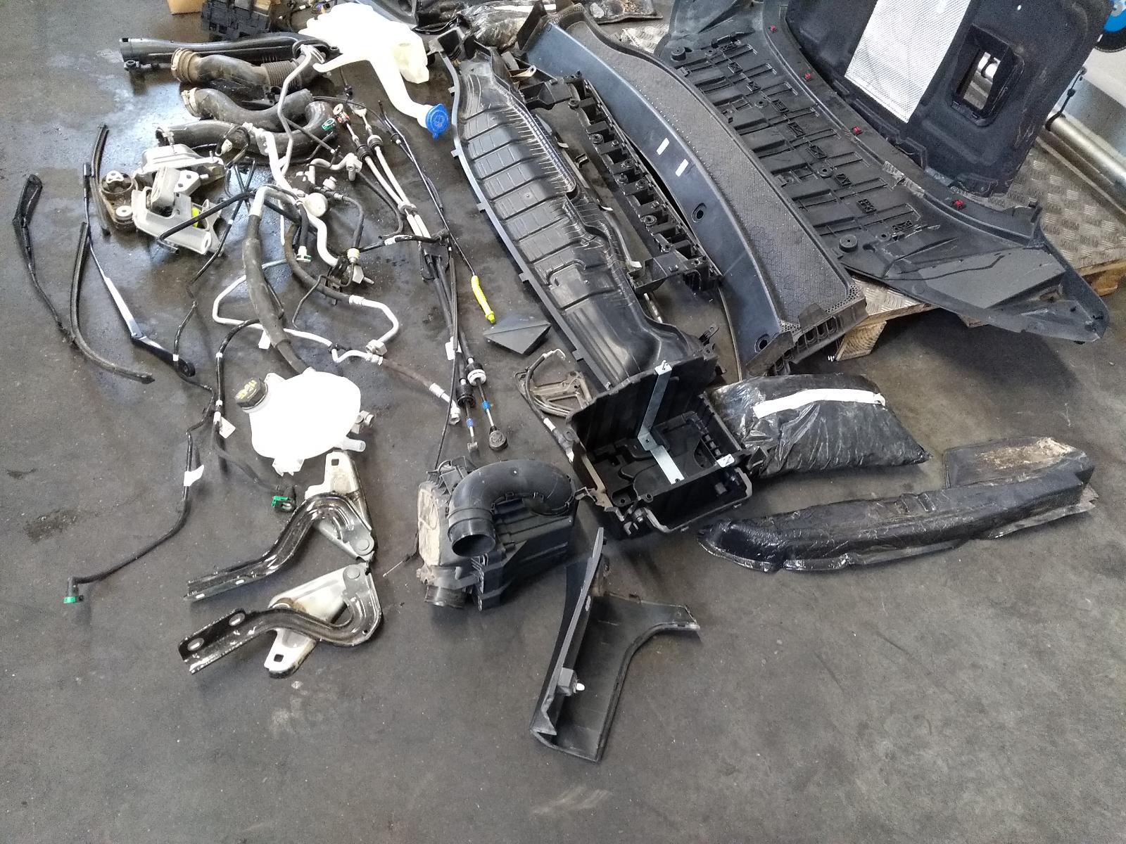 2024 FORD TOURNEO COURIER VOORKOP COMPLEET View Auto part VOORKOP COMPLEET FORD TOURNEO COURIER 2024