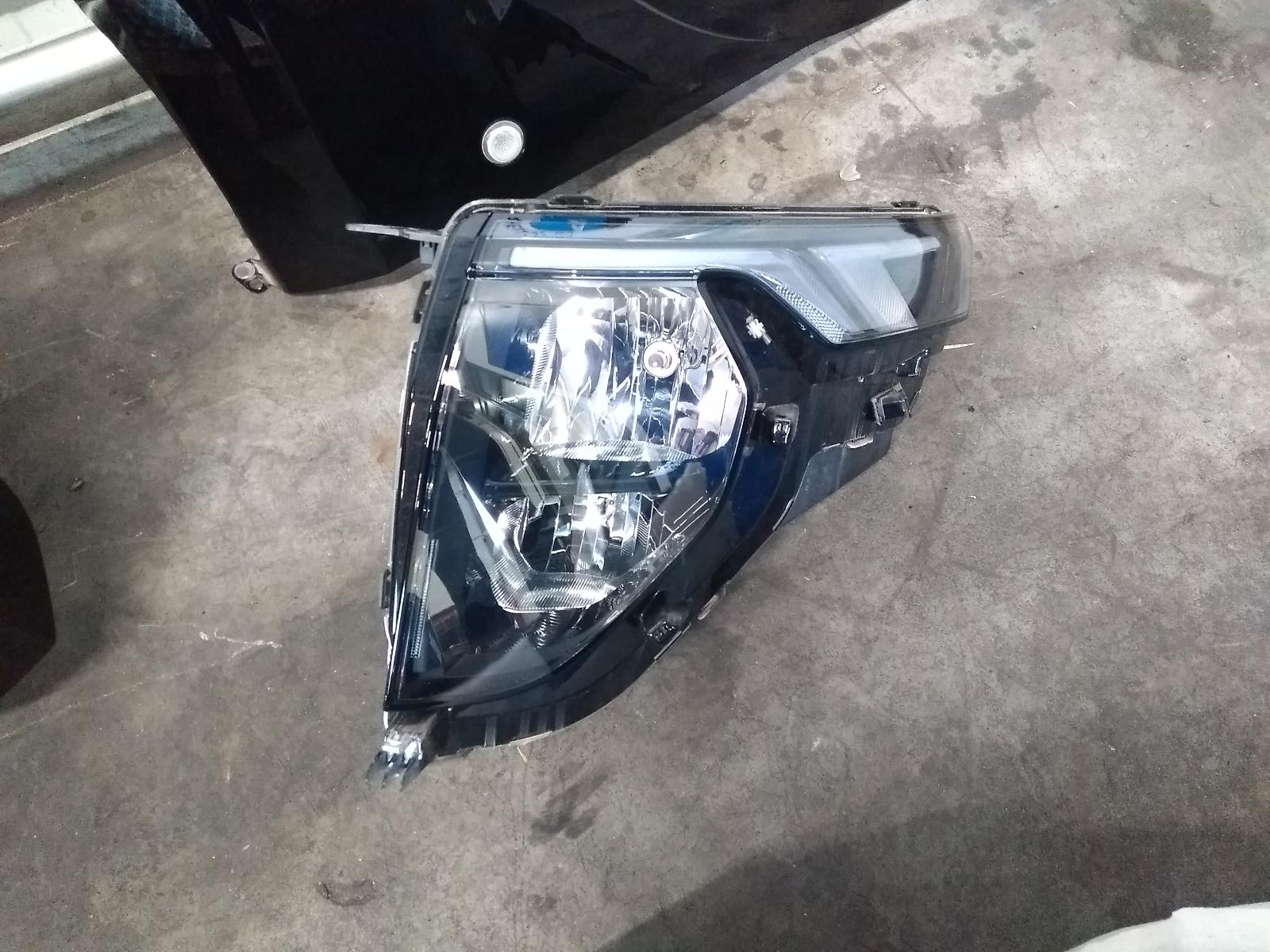 2024 FORD TOURNEO COURIER VOORKOP COMPLEET View Auto part VOORKOP COMPLEET FORD TOURNEO COURIER 2024