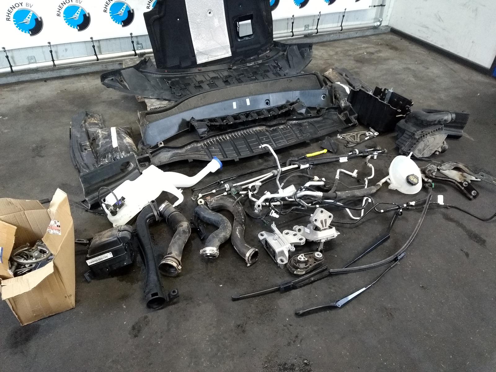 2024 FORD TOURNEO COURIER VOORKOP COMPLEET View Auto part VOORKOP COMPLEET FORD TOURNEO COURIER 2024