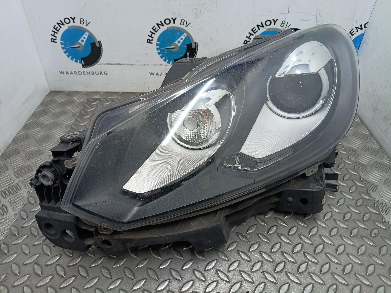 Bekijk Auto-onderdeel KOPLAMP L VOLKSWAGEN GOLF 2009