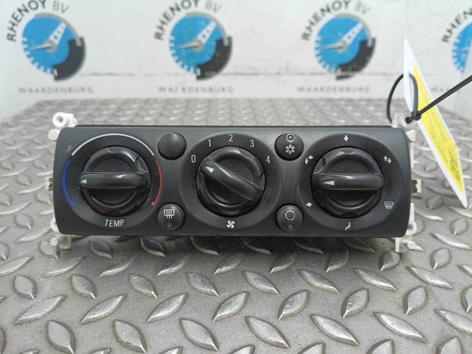 Bekijk Auto-onderdeel KACHEL BEDIENINGSPANEEL MINI (BMW) MINI 2006