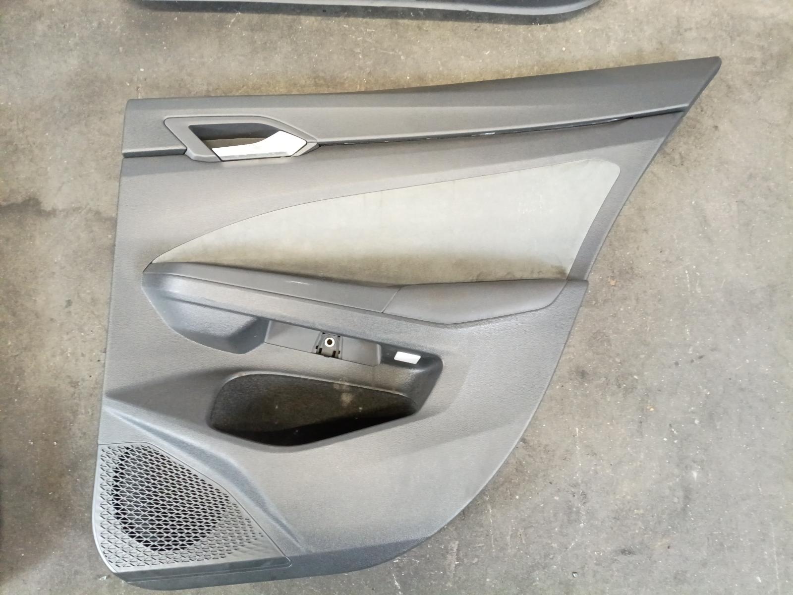 View Auto part INTERIEUR COMPLEET VOLKSWAGEN GOLF 2022