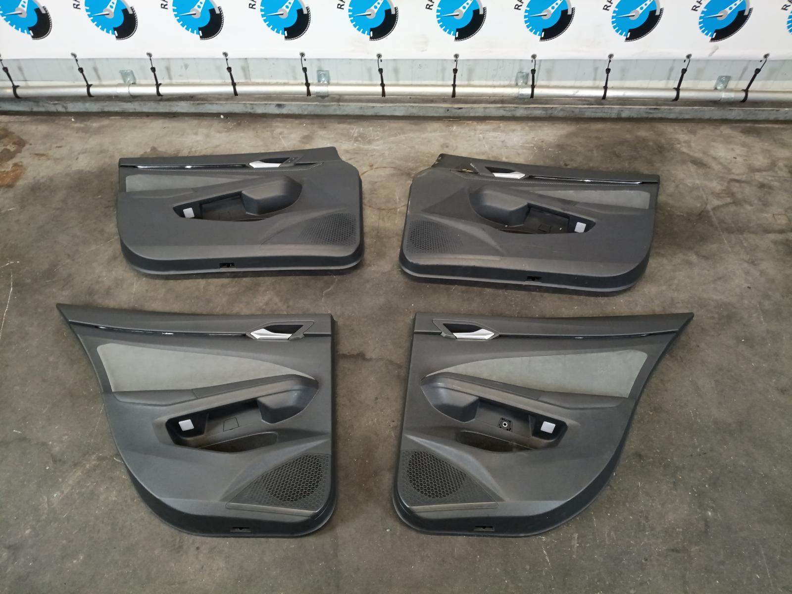 View Auto part INTERIEUR COMPLEET VOLKSWAGEN GOLF 2022