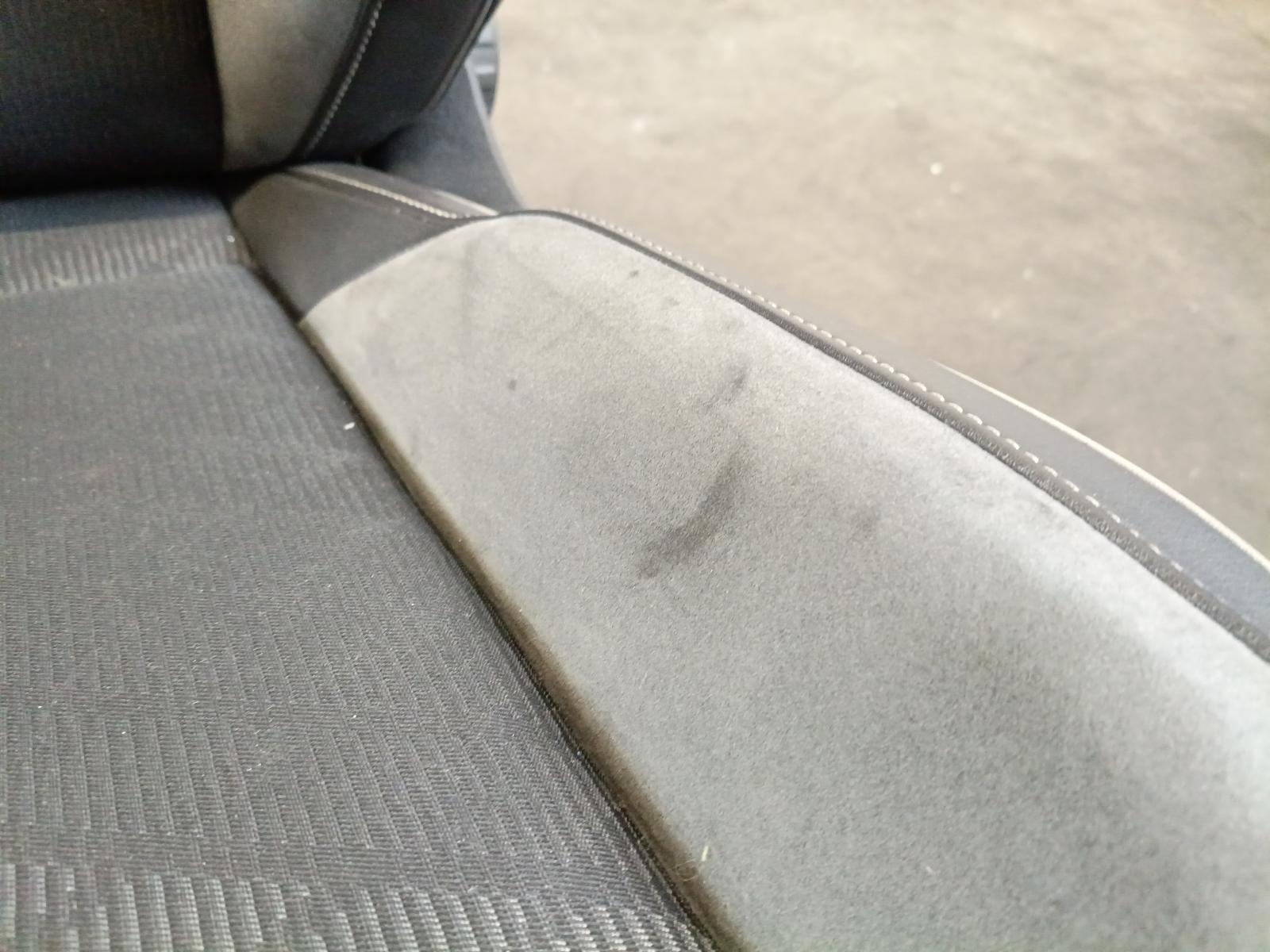 View Auto part INTERIEUR COMPLEET VOLKSWAGEN GOLF 2022