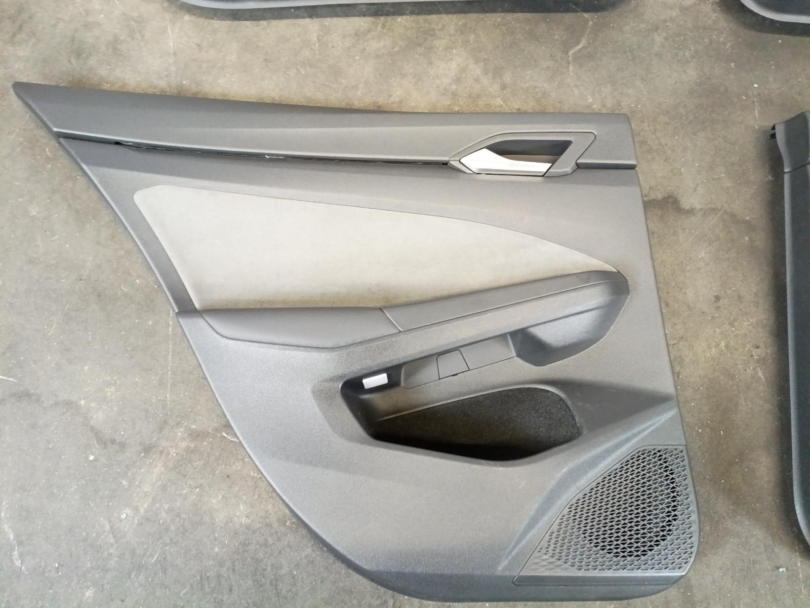 View Auto part INTERIEUR COMPLEET VOLKSWAGEN GOLF 2022
