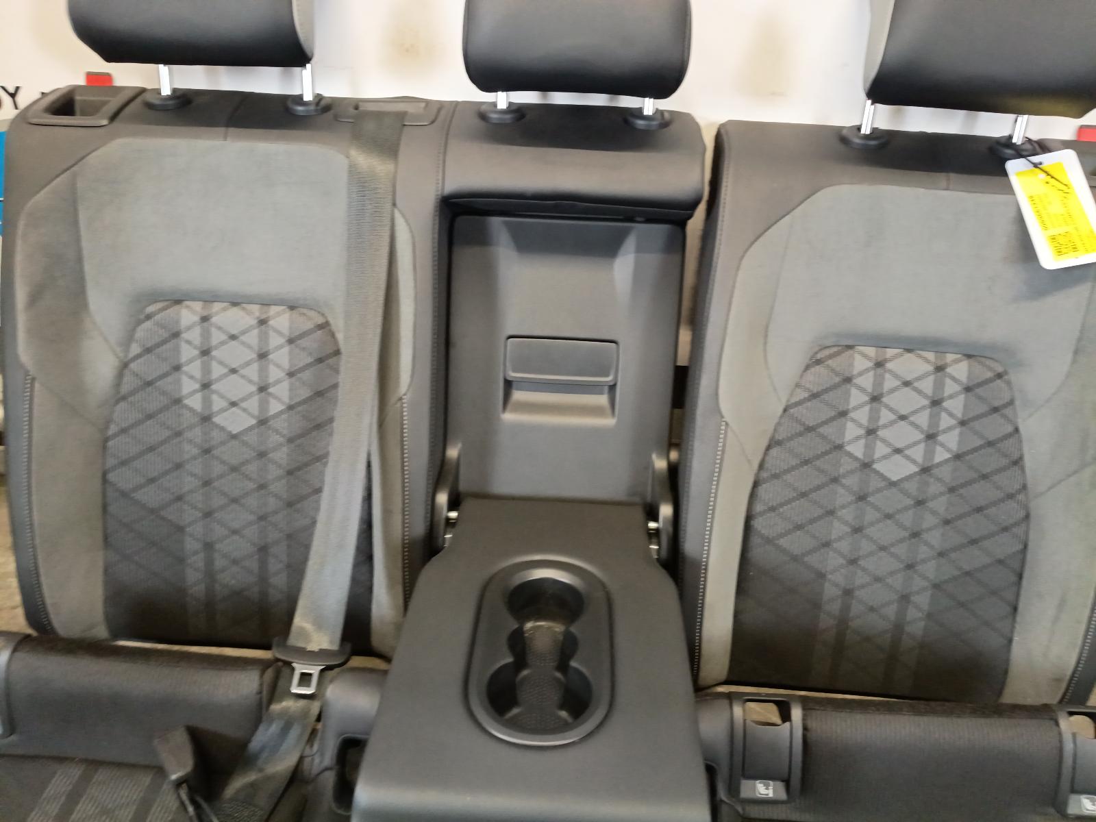 View Auto part INTERIEUR COMPLEET VOLKSWAGEN GOLF 2022