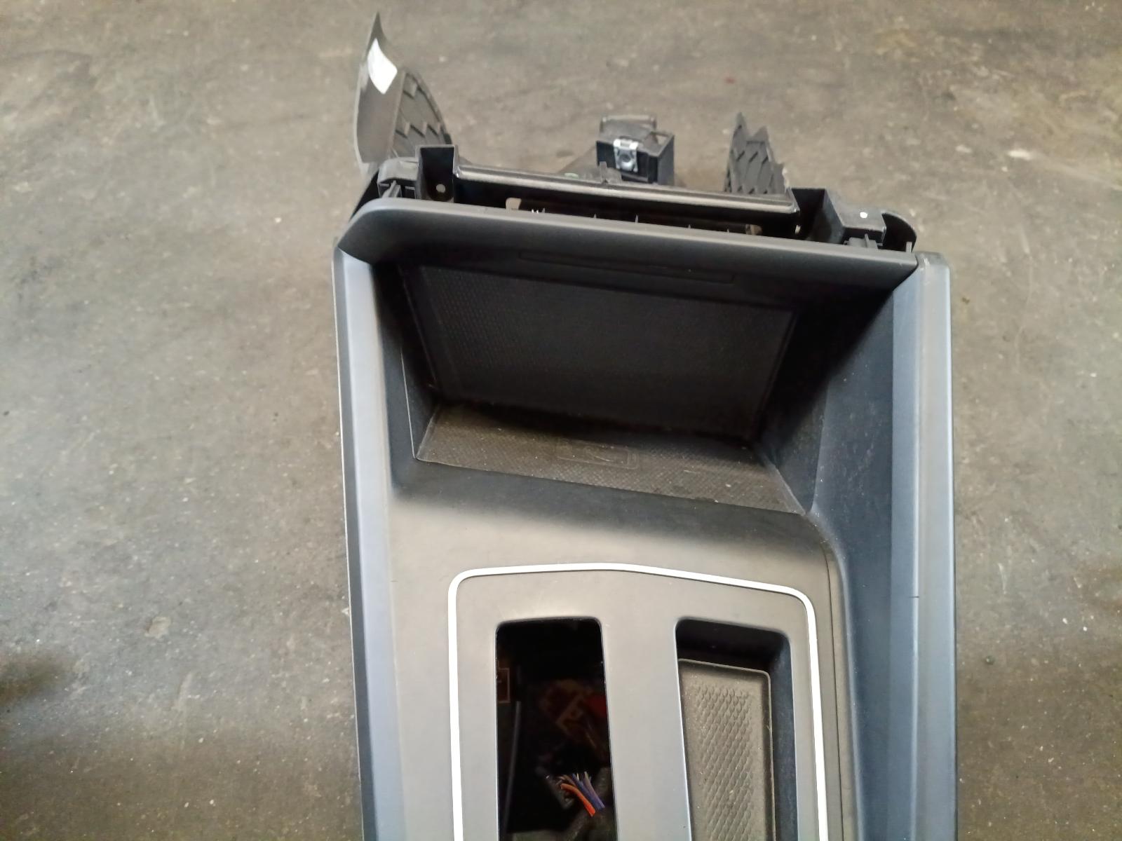 View Auto part INTERIEUR COMPLEET VOLKSWAGEN GOLF 2022