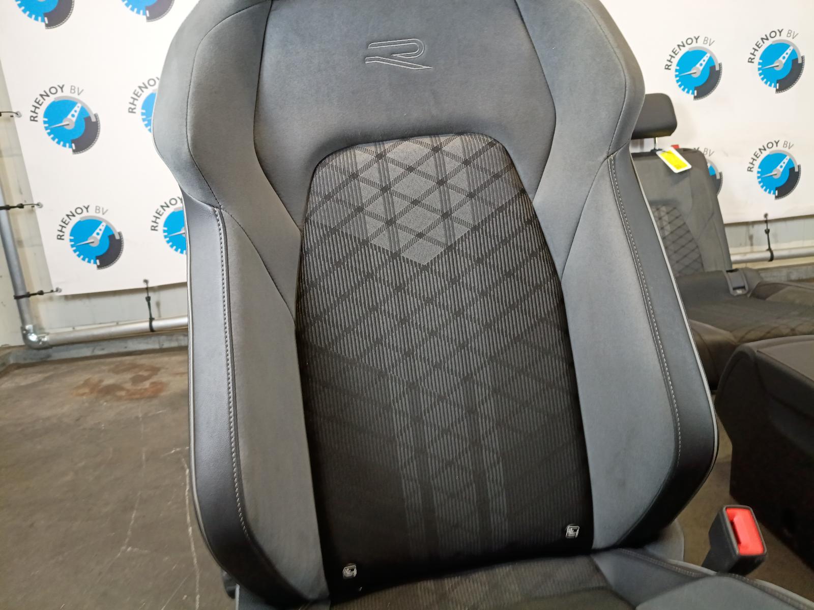 View Auto part INTERIEUR COMPLEET VOLKSWAGEN GOLF 2022