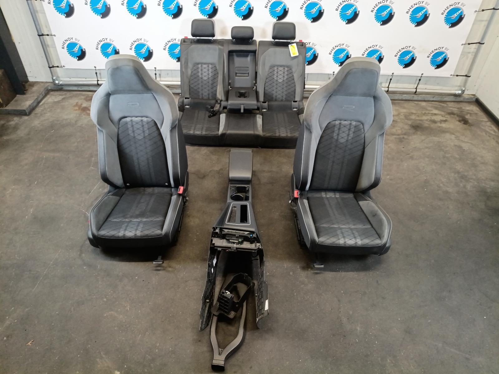 Bekijk Auto-onderdeel INTERIEUR COMPLEET VOLKSWAGEN GOLF 2022