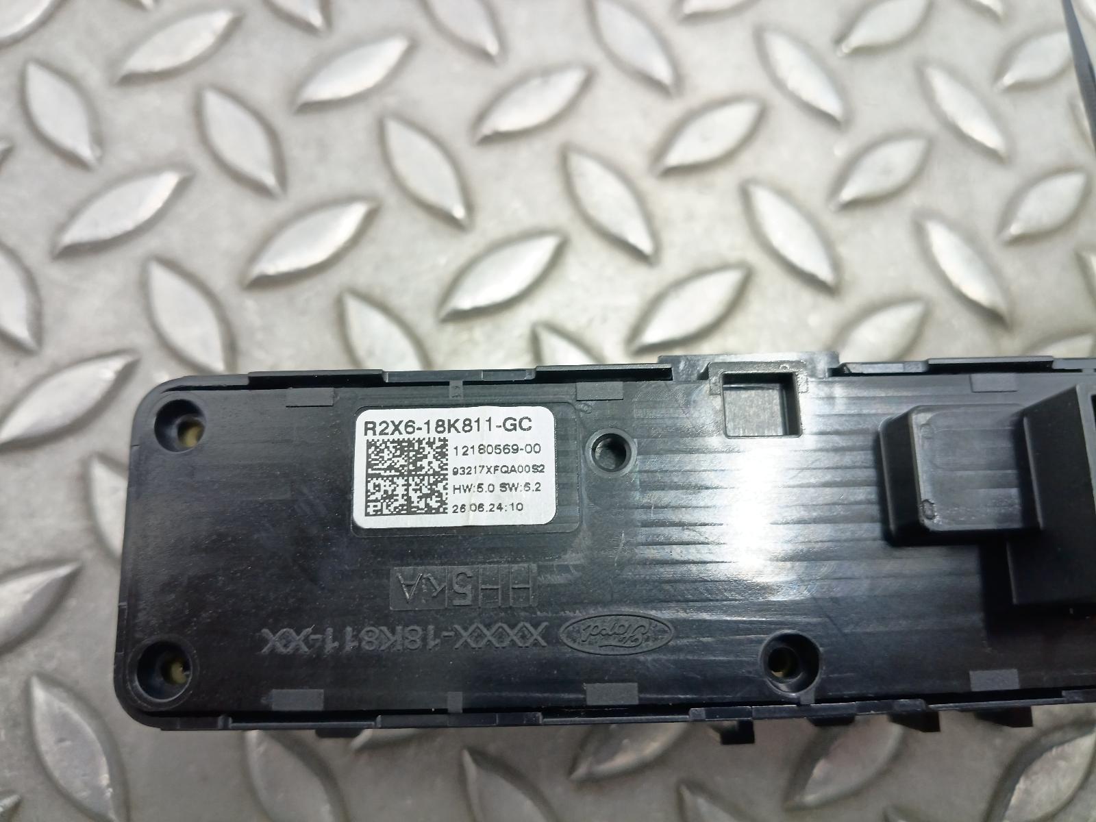 View Auto part RADIO FORD TOURNEO COURIER 2024