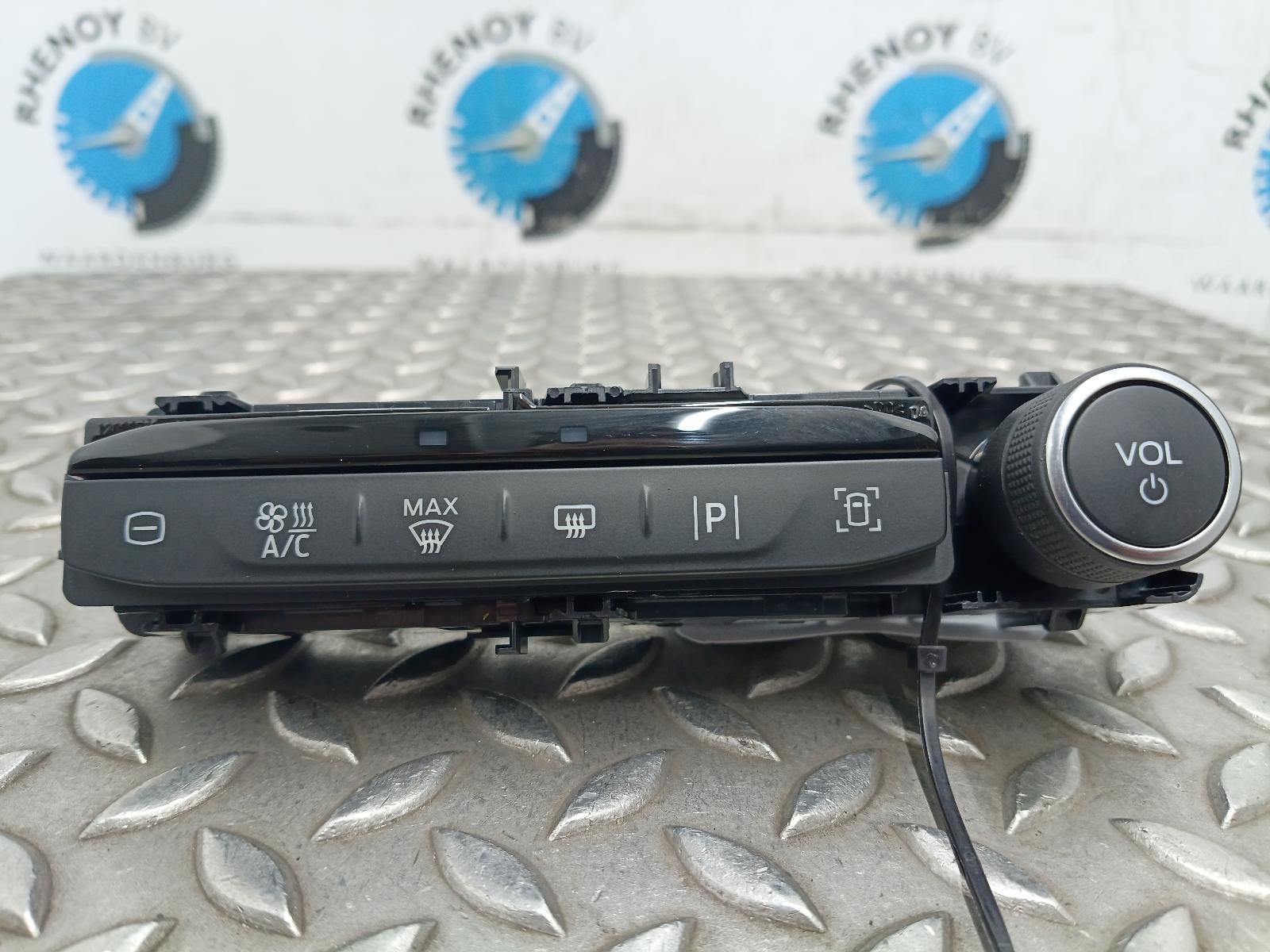 Bekijk Auto-onderdeel RADIO FORD TOURNEO COURIER 2024